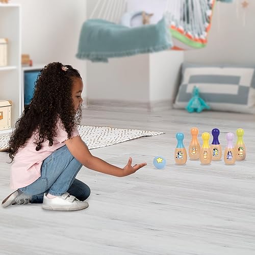 Miniatura 8 de Bluey Bolos de madera con personajes "Skittles", juego de bolos en interiores y exteriores, 6 pines de personajes y 1 bola de boliche - Certificado