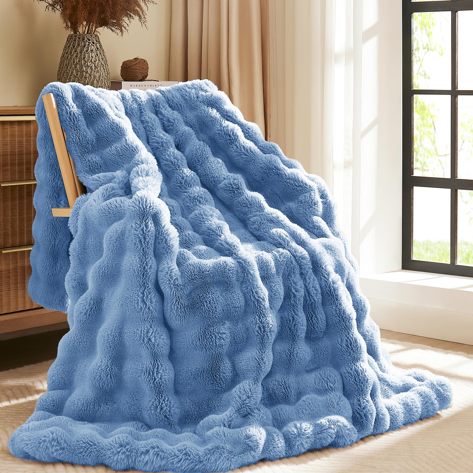 URBONUR White Faux Rabbit Fur Throw Blanket For Couch Chair Fluffy