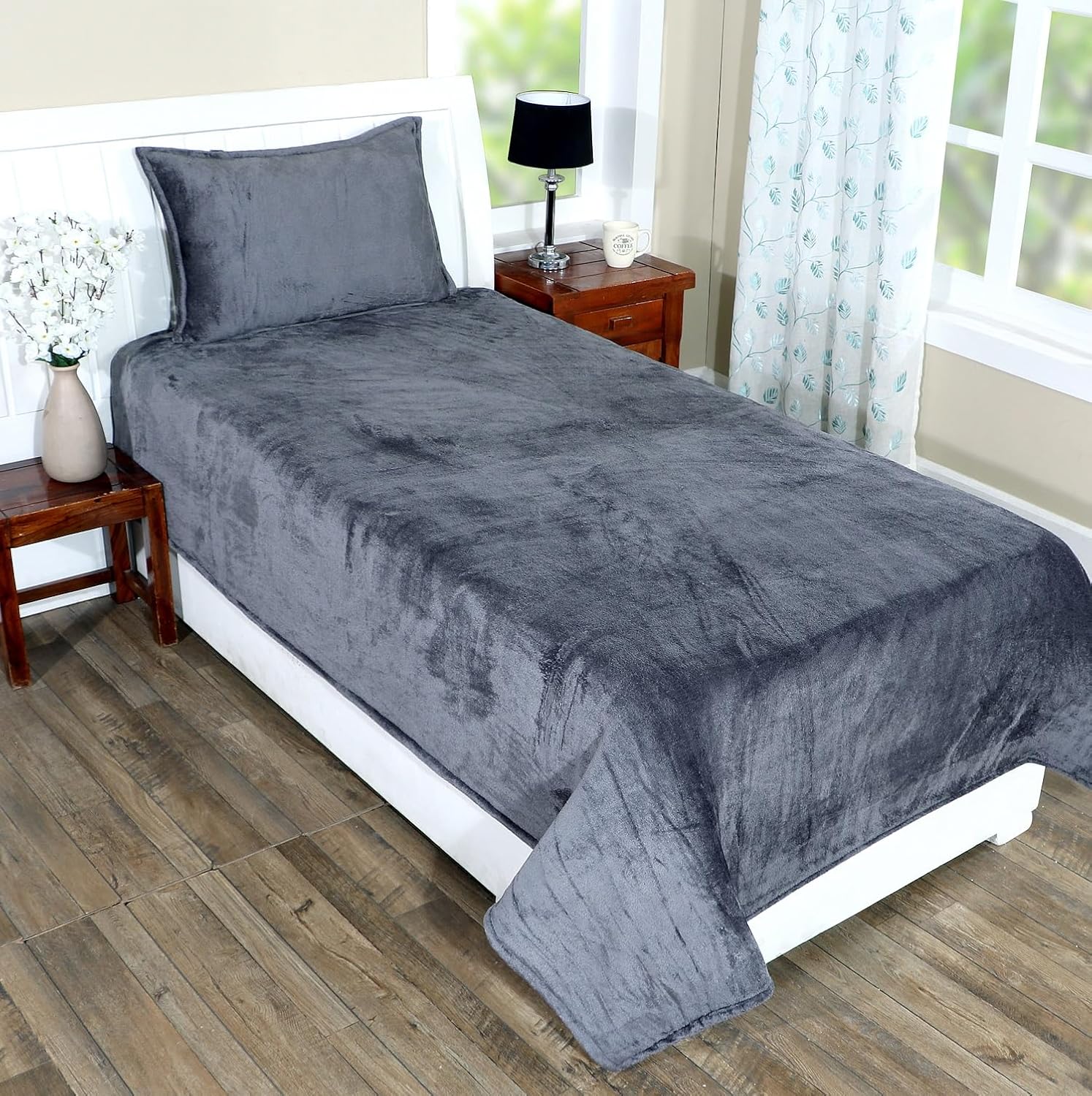 RD TREND 250 Gsm Flannel Warm Bedsheets For Winter Single Flat Size (60X90 Inches) With 1 Pillow Cover 210 TC Size (18X28 Inches) Color-Dark Grey RD TREND 250 Gsm Flannel Warm Bedsheets For Winter Single Flat Size (60X90 Inches) With 1 Pillow Cover 210 TC Size (18X28 Inches) Color-Dark Grey