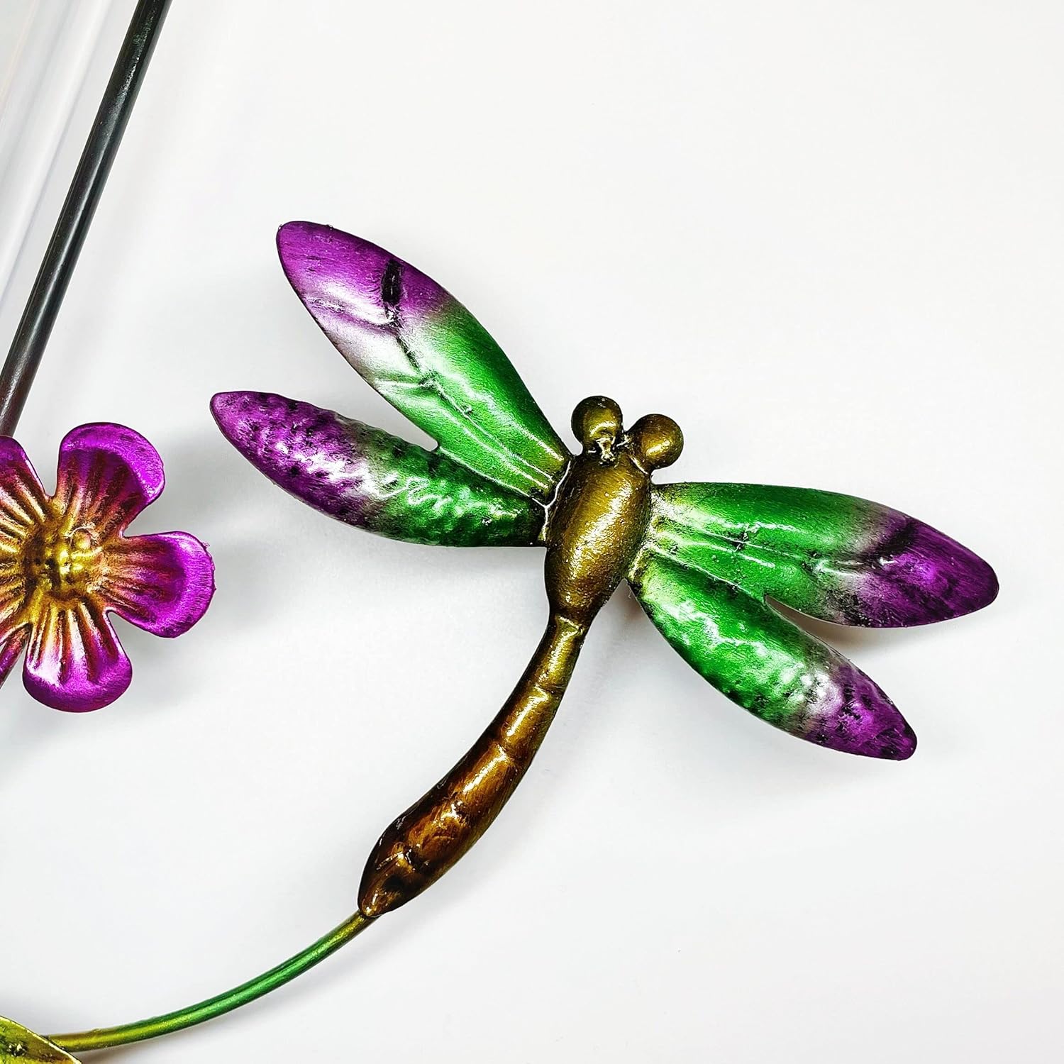 Solar Hanging Rain Gauge Dragonfly Design, Rain Guage Outdoor.Garden Rain Water Meter Measuring with Metal Frame, Detachable 7 inch Plastic Rain Gauge , Decorative for Yard, Lawn .