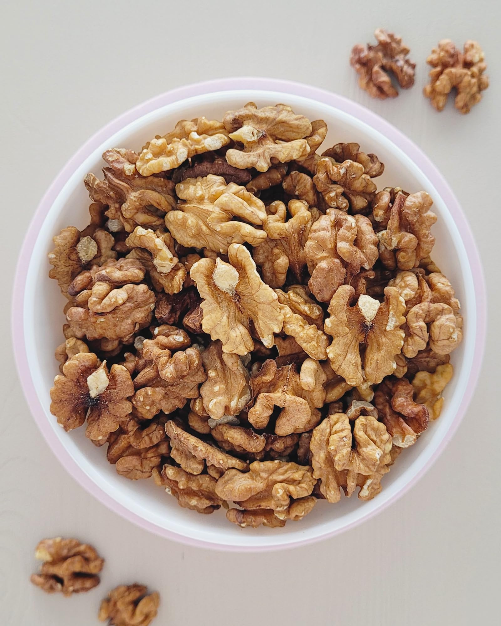 Walnüsse von der Grünen Essenz 1 kg - geschält - Premium Qualität Walnüsse ohne Schale - vegan - unbehandelte Walnusskerne - Großpackung ohne Zusatzstoffe - ungesalzen