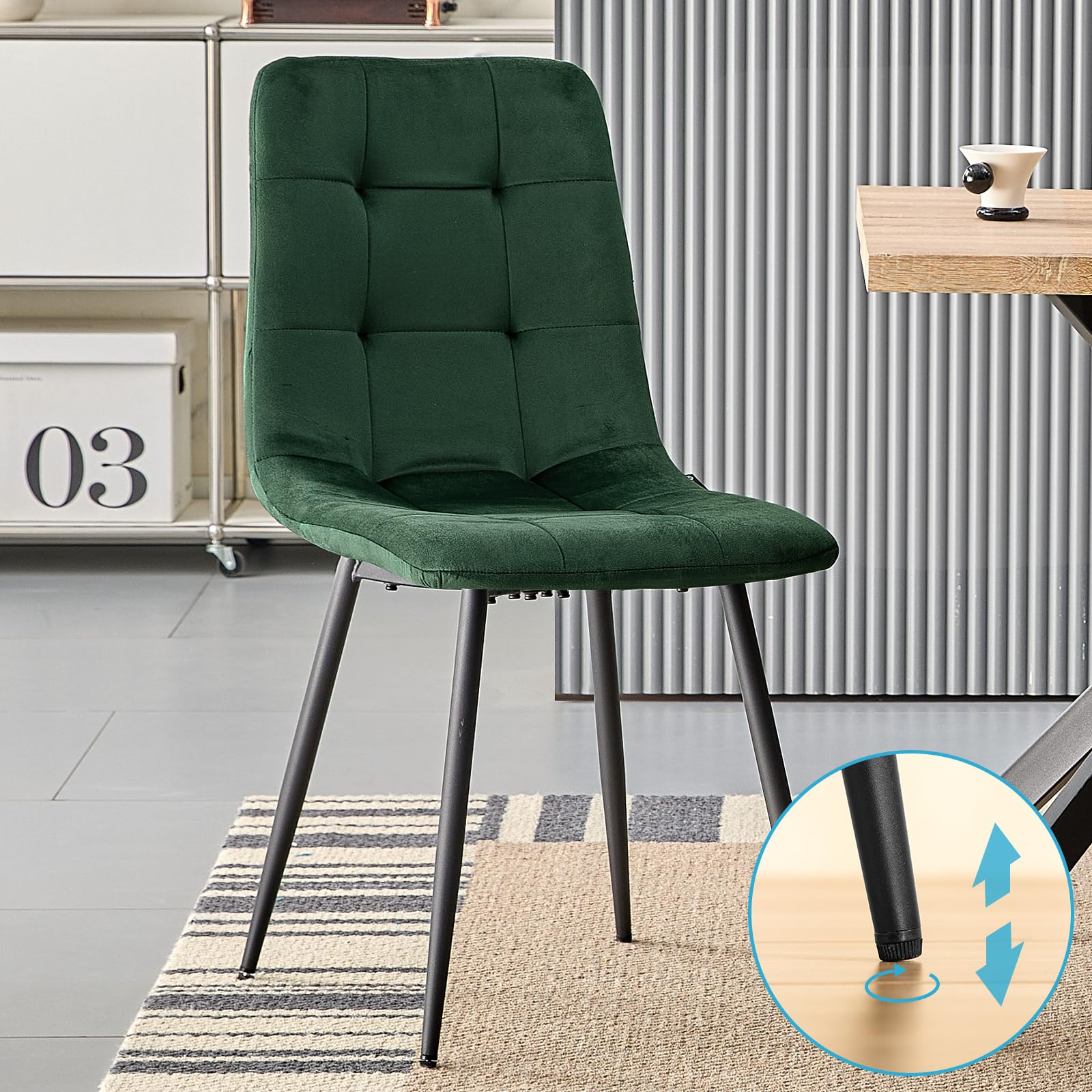 JIJIAN Pack de 4 Sillas de Comedor con Tela de Terciopelo, Verde Oscuro | Sillas de Cocina con Patas Metálicas Negras, Soportan hasta 120 kg, Sillas Tapizadas Modernas para Comedor, Salón y Cocina
