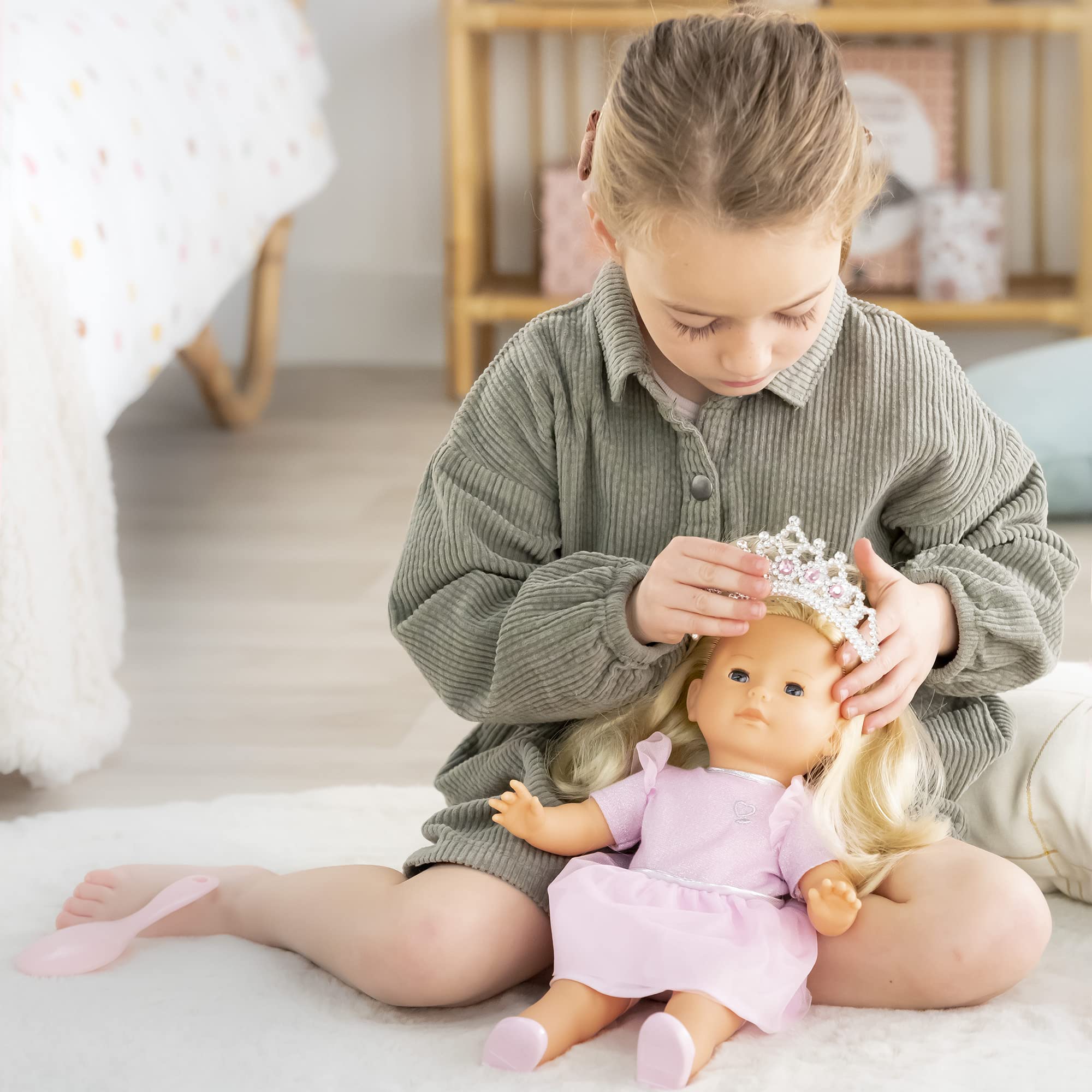 Corolle Prinzessinnen Set, 5 Teile, Prinzessinnenoutfit mit Krone und Zauberstab für alle 36cm Ma Ankleidepuppen, ab 4 Jahre