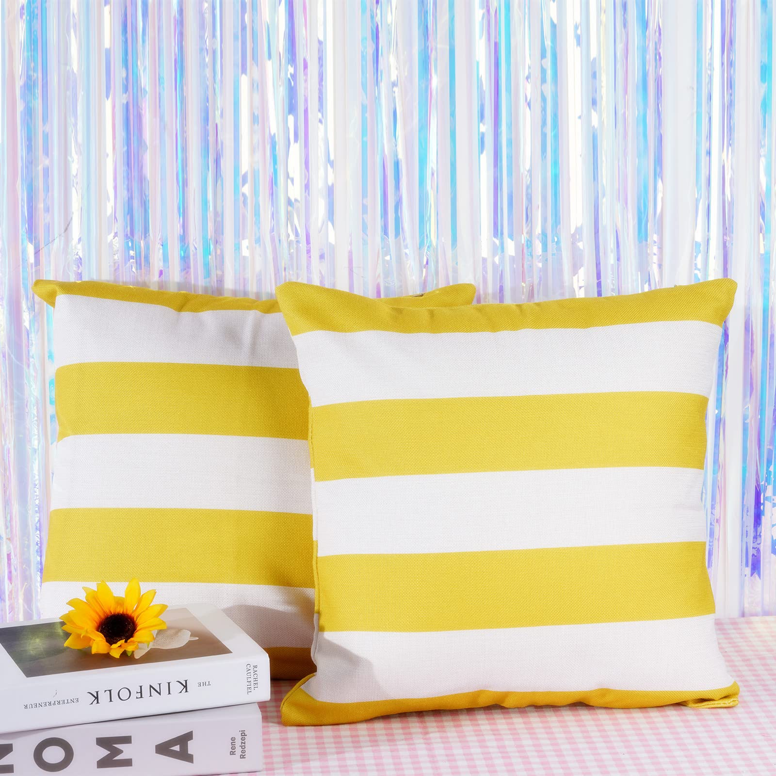 Tiggell Confezione da 4 Federe Impermeabili per Cuscini da Esterno, a Righe, 45,7 x 45,7 cm, Giallo e Bianco