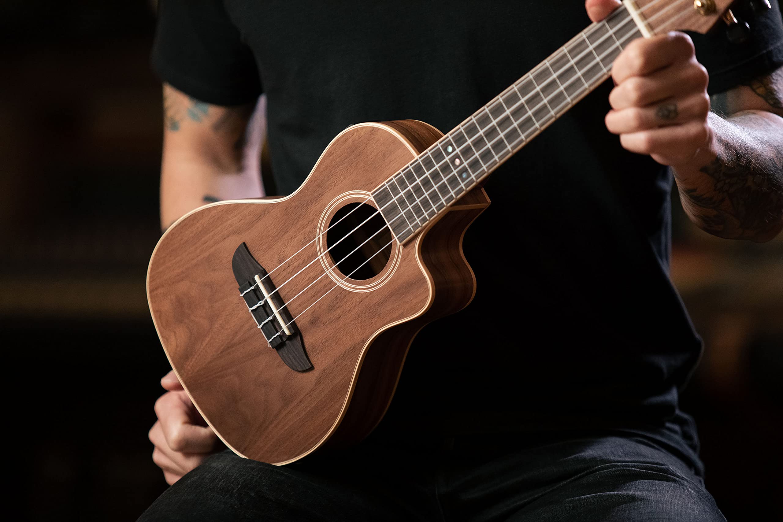 Ortega Guitars Ukulélé Concert Électro-Acoustique – Série Horizon – Housse Incluse – Noyer, Naturel (RUWN-CE)