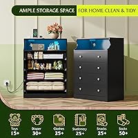 Vista 5 de WLIVE Cómoda LED negra para dormitorio, cómoda alta de madera con 4 cajones y estante abierto, cómoda con toma de corriente para sala de estar