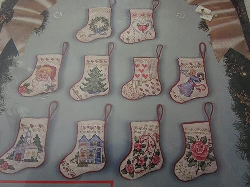 Vintage Bucilla Tiny Victorian Socks - Juego de 10 adornos de punto de cruz