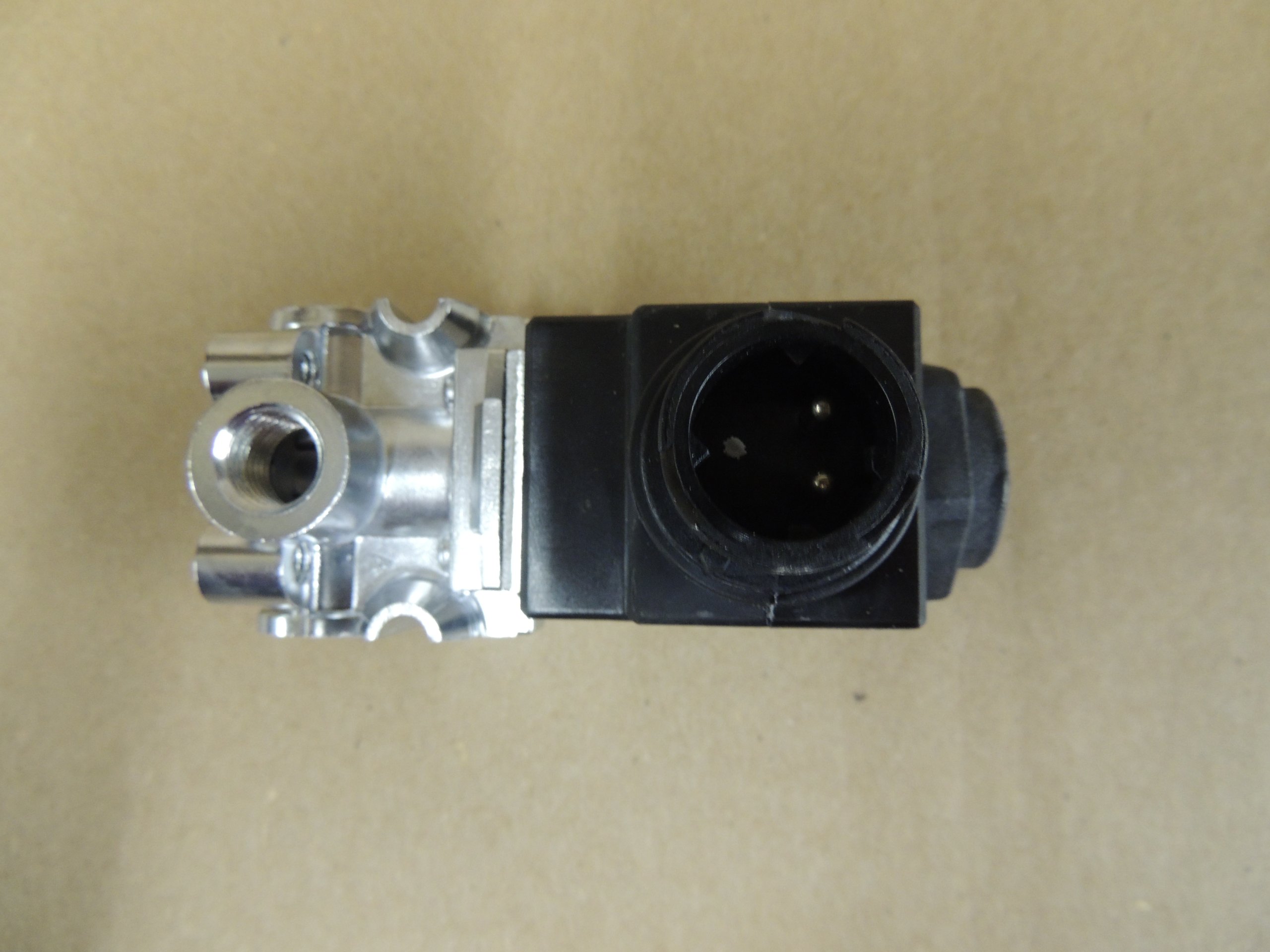 Amazon.com: Volvo Truck 1078315 Solenoid Valve : Automotive
