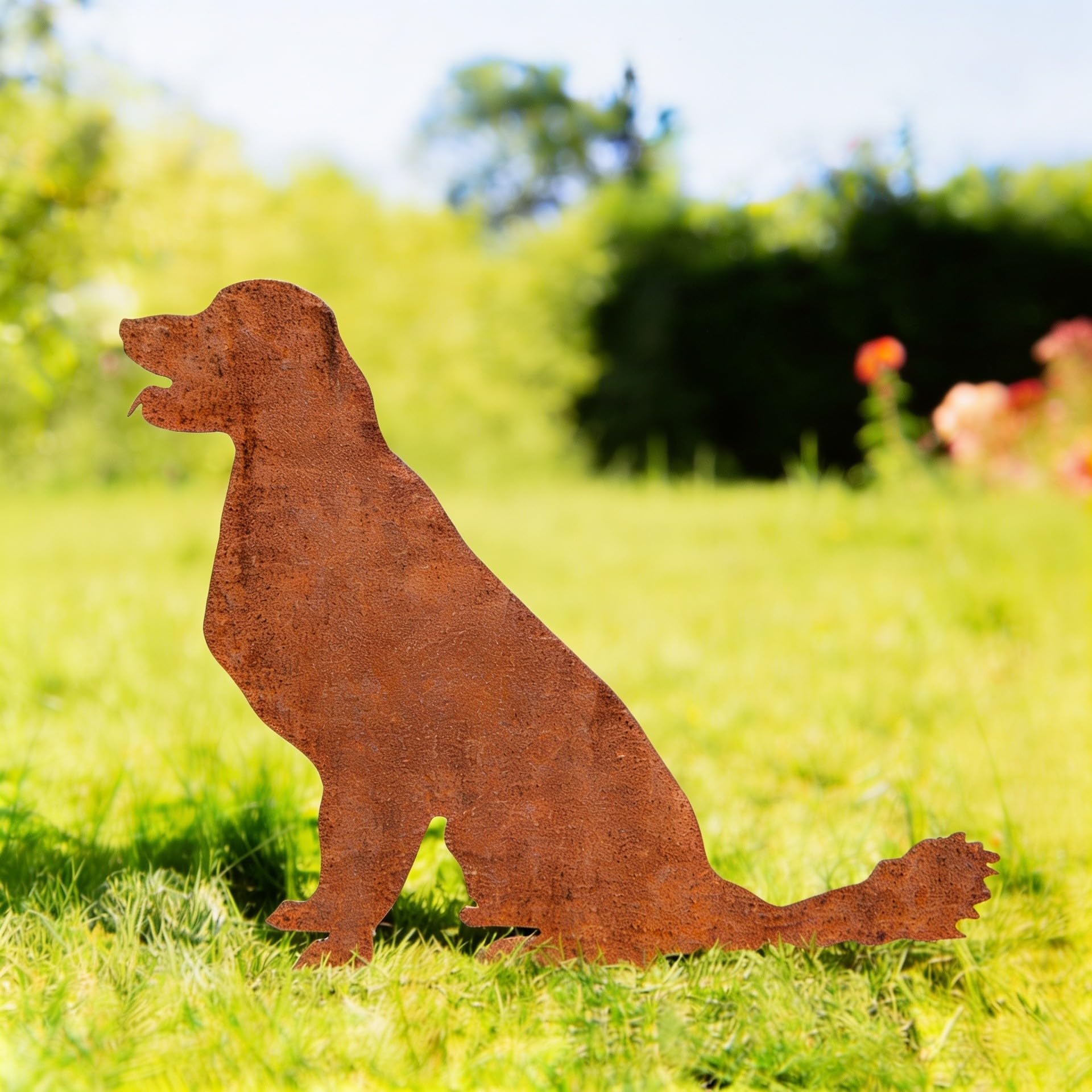 Gartenstecker Hund Bruno, Massiver Stahl, Rostpatina, 2 mm stark, Dekorativer Akzent für Garten und Beete