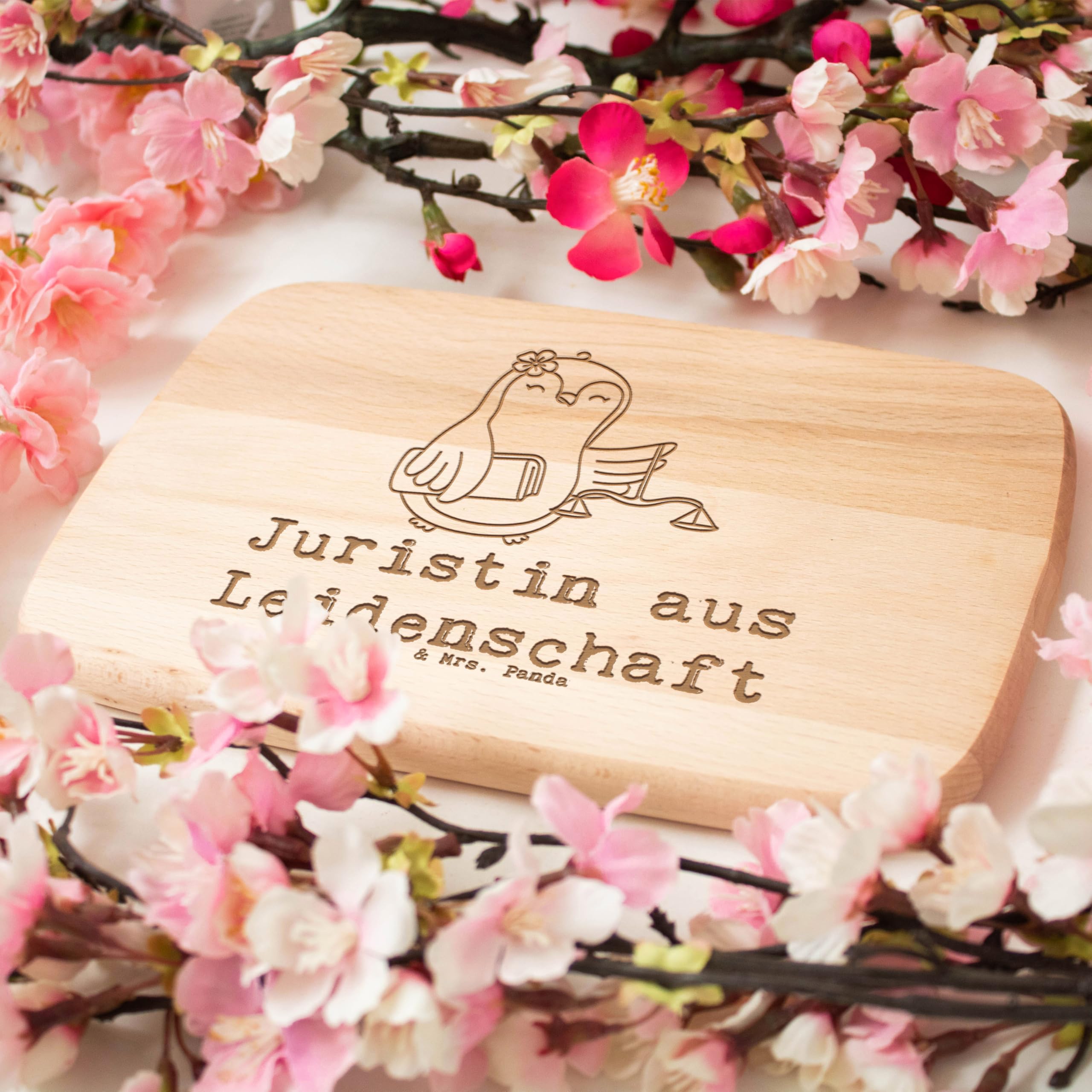 Mr. & Mrs. Panda Schneidebrett Juristin Leidenschaft - Geschenk, Jura Studium, Frühstücksbrettchen, Holzbrett, Anwaltskanzlei, Spruch, Firma, Frühstücksbrett, Lustig, schneidbrett, küchenholzbrett