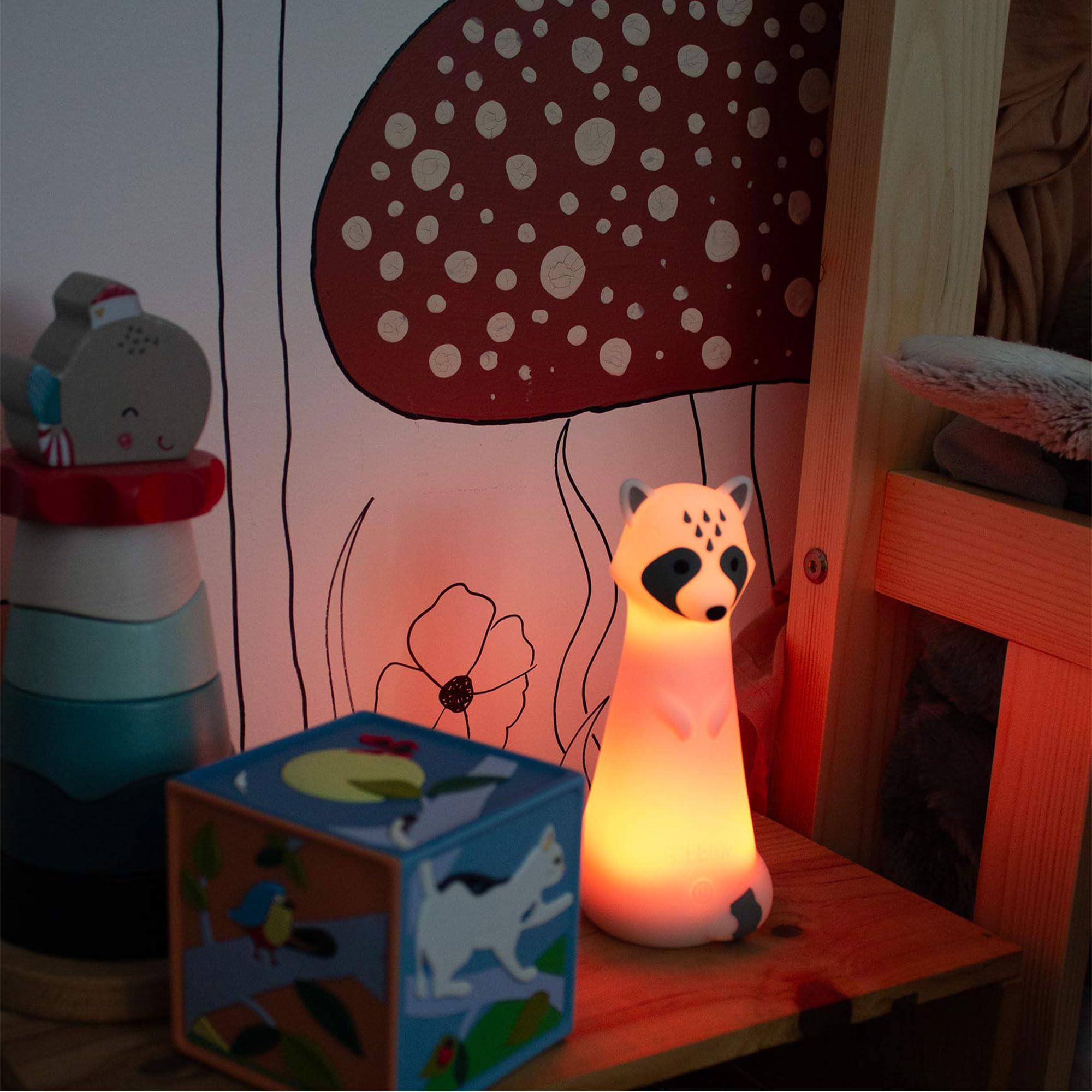 bblüv - Koön – Veilleuse Bébé & Lampe Torche Portable en Silicone – 3 Niveaux de Luminosité, Rechargeable & Transportable, Éclairage LED Doux