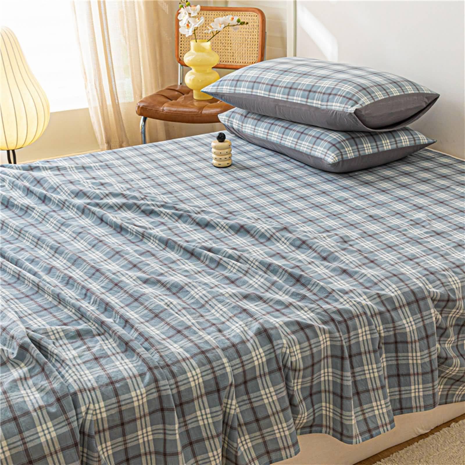 KnSam Bettlaken Baumwolle Gepolstert mit 2er Kissenbezüge, Gitter Muster Betttuch Bodenlaken 3tlg, Faltenresistent Haustuch Tagesdecken Blau Weiß Kaffee für Boxspringbett, 230x245cm