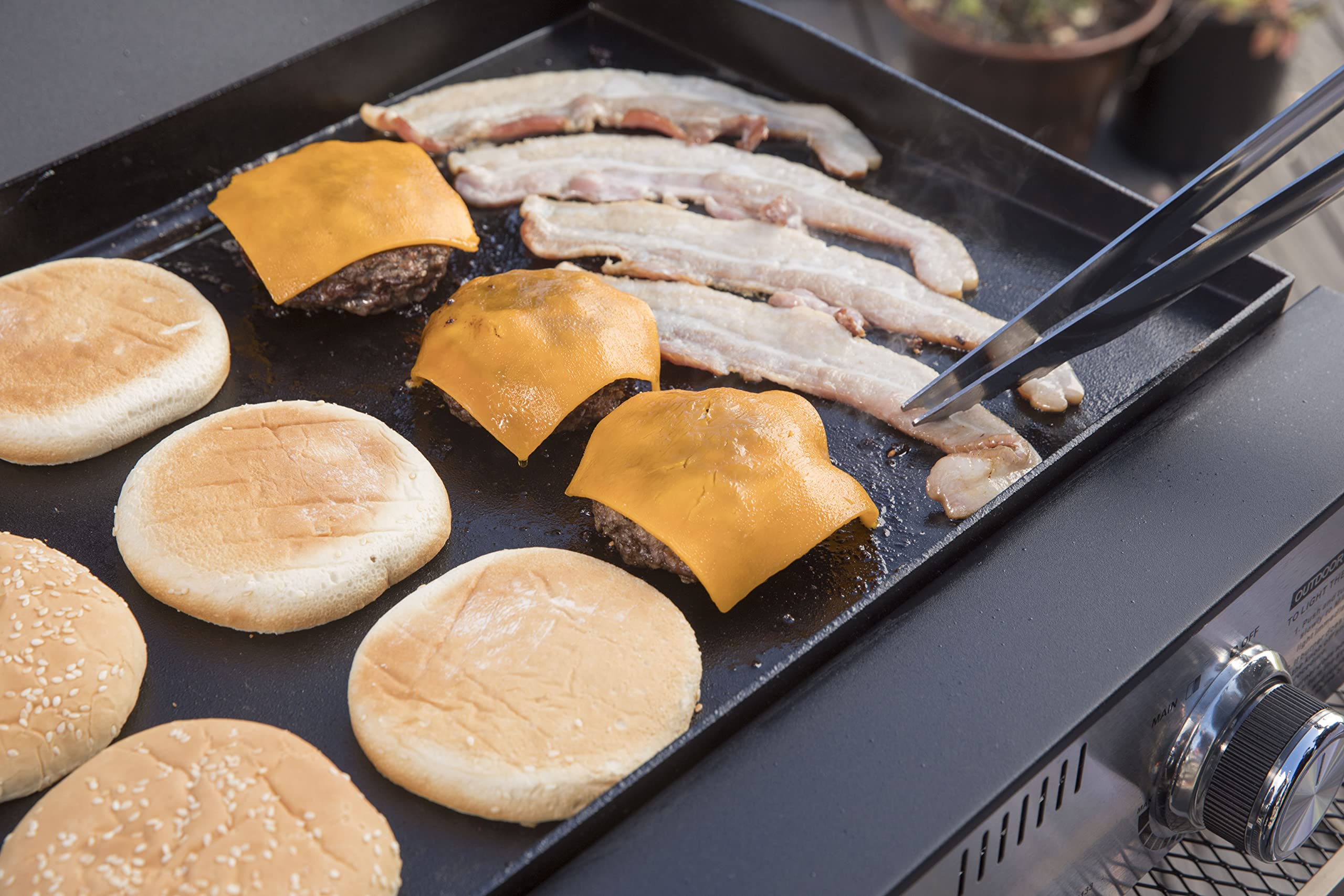 Monument Grills Portable Flat Top Propane Gas Grill 2-Burner TableTop Griddle for Outdoor Cooking Camping with Lid, Black