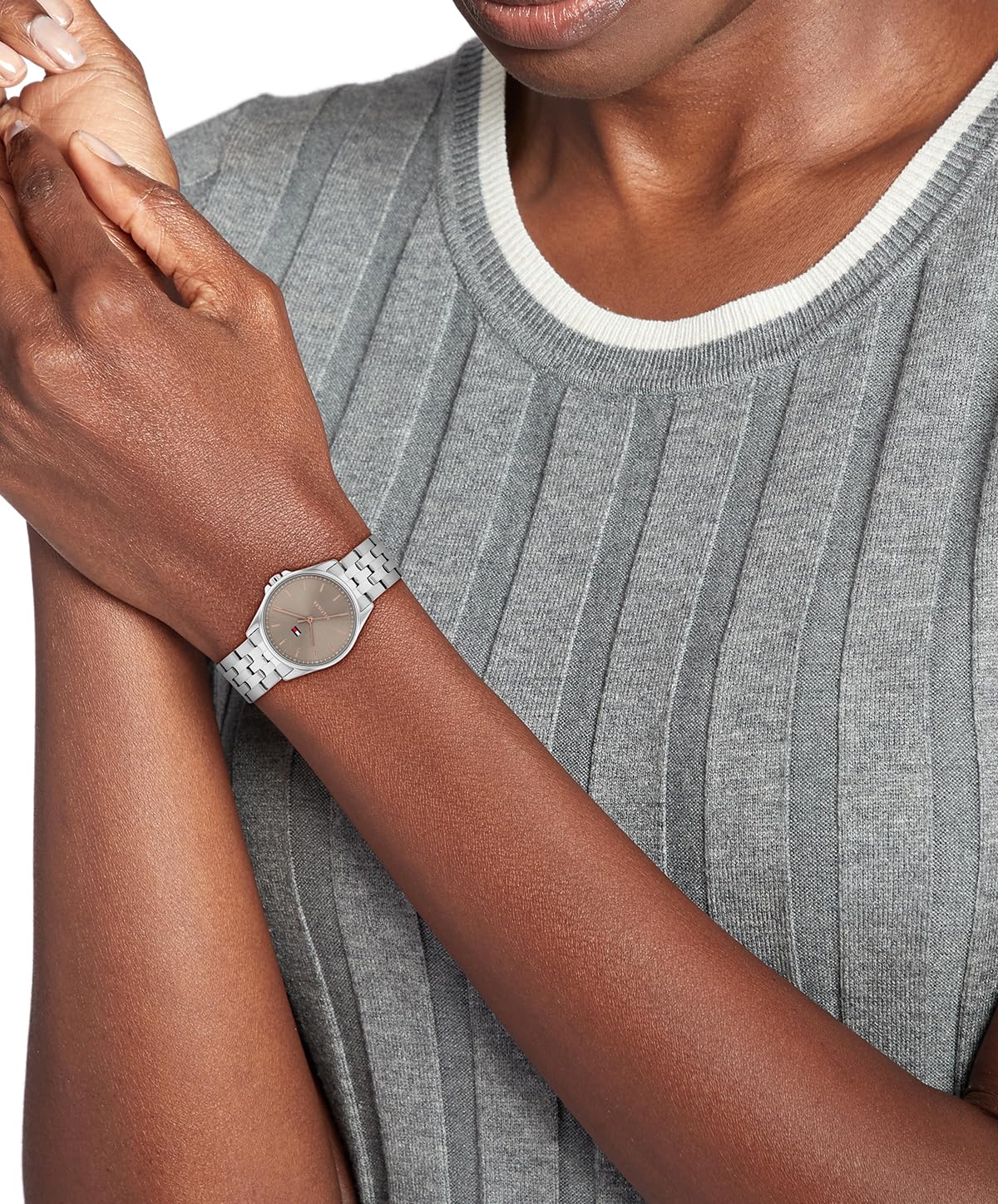 Tommy Hilfiger Uhr mit DREI-Zeiger-Quarzwerk für Damen mit Edelstahlarmband – Erhältlich in Zweifarbig, Silber oder Gold