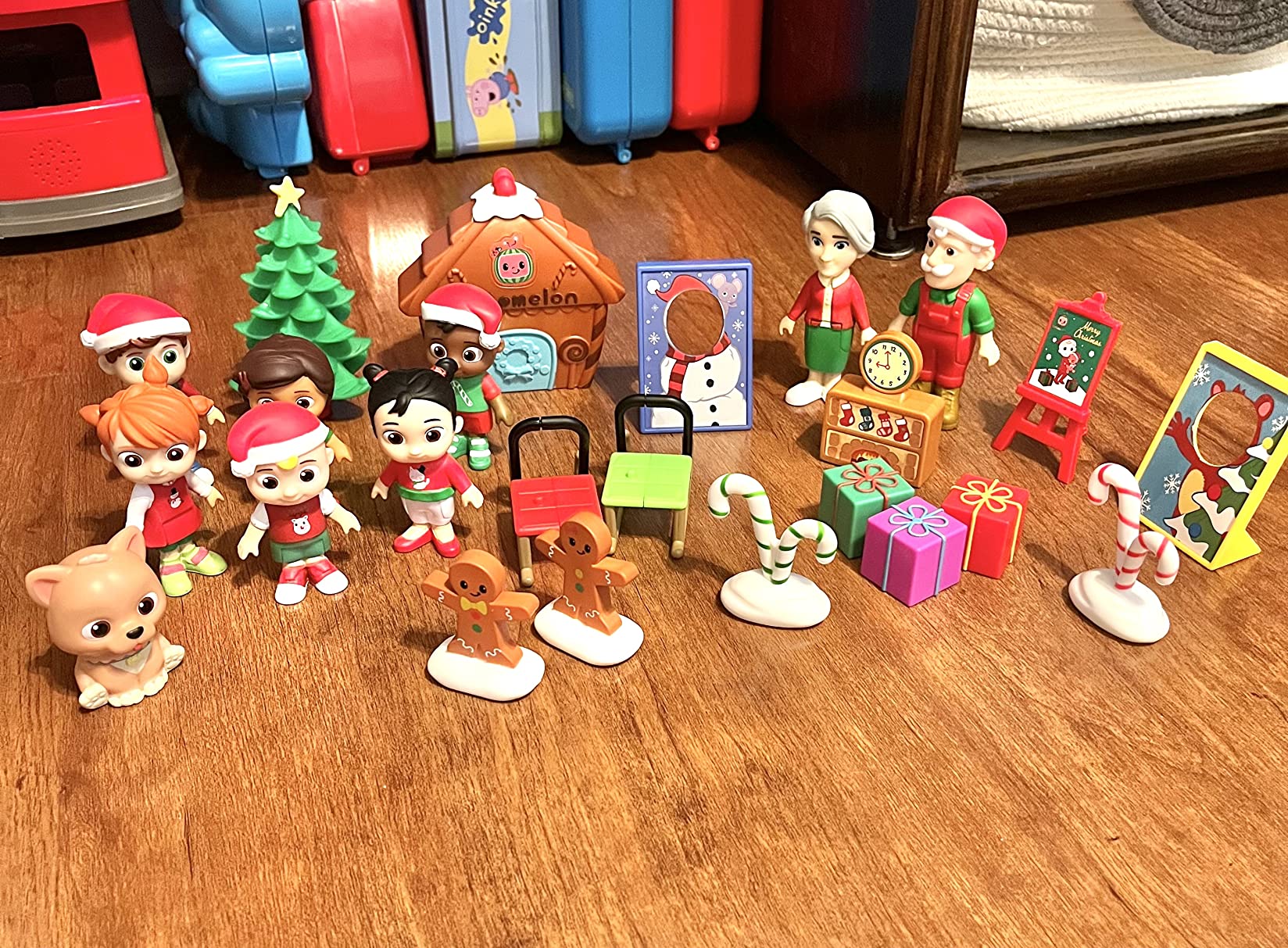 11/mo Finance 2023 Holiday Advent Calendar, 24 Piece