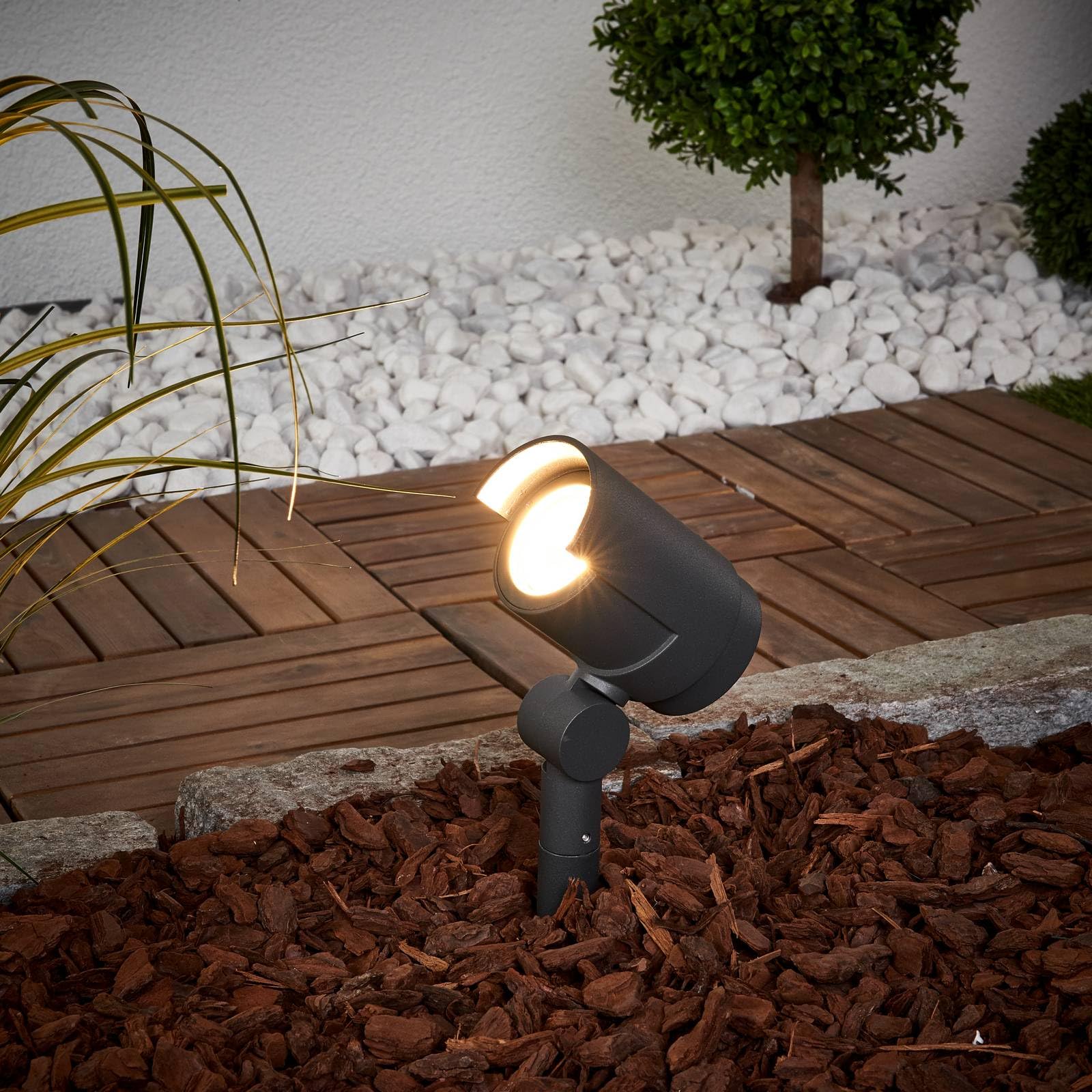 Lucande LED Gartenstrahler mit Erdspieß, schwenkbar Erdspießstrahler strahlwassergeschützt IP65 Gartenbeleuchtung 15W
