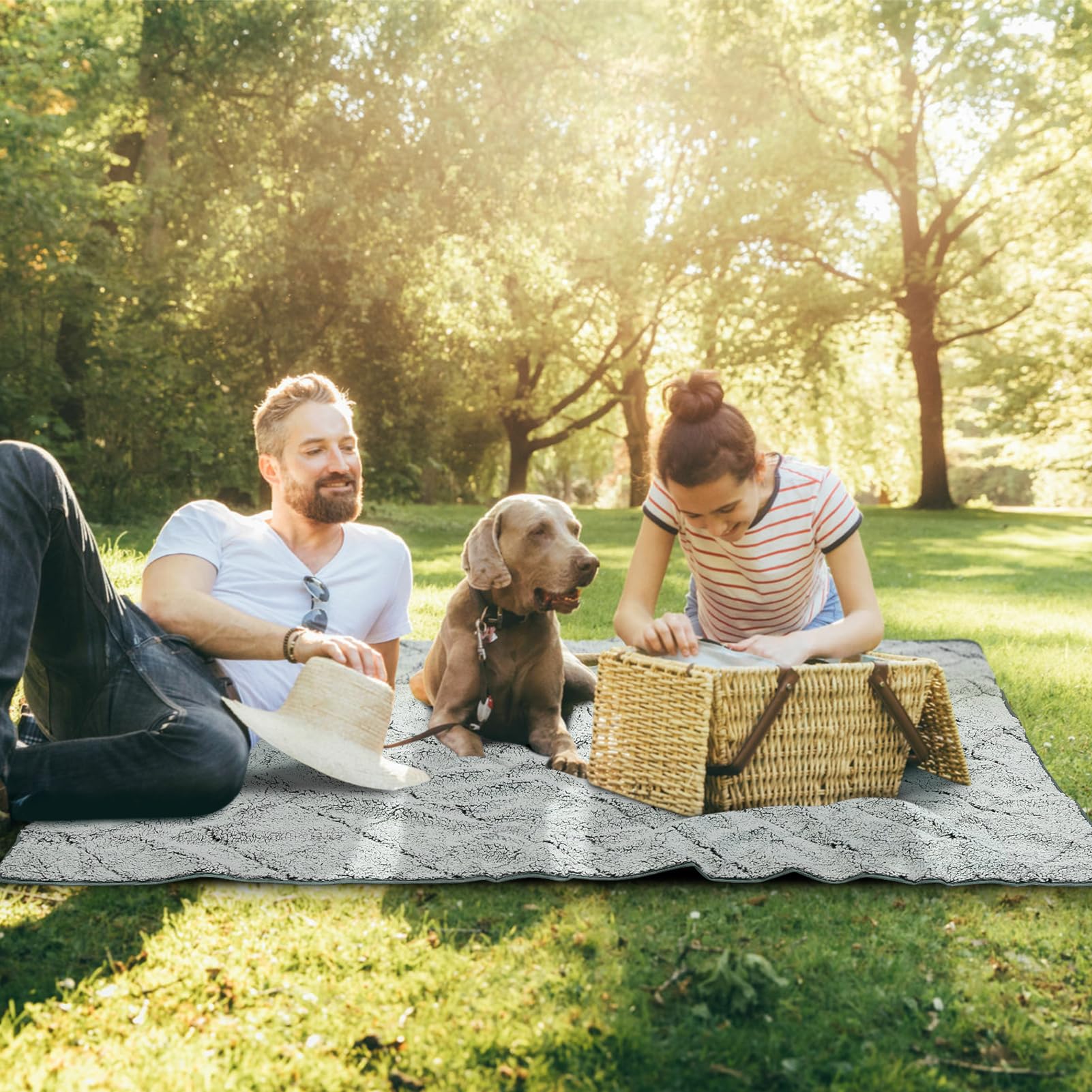 KawaGebo Kamp Sherpa Warm Outdoor Camping Blanket - Waterproof Stadium Blanket for Cold Weather, Camp, Sports Mom and Concert - Camping Quilt