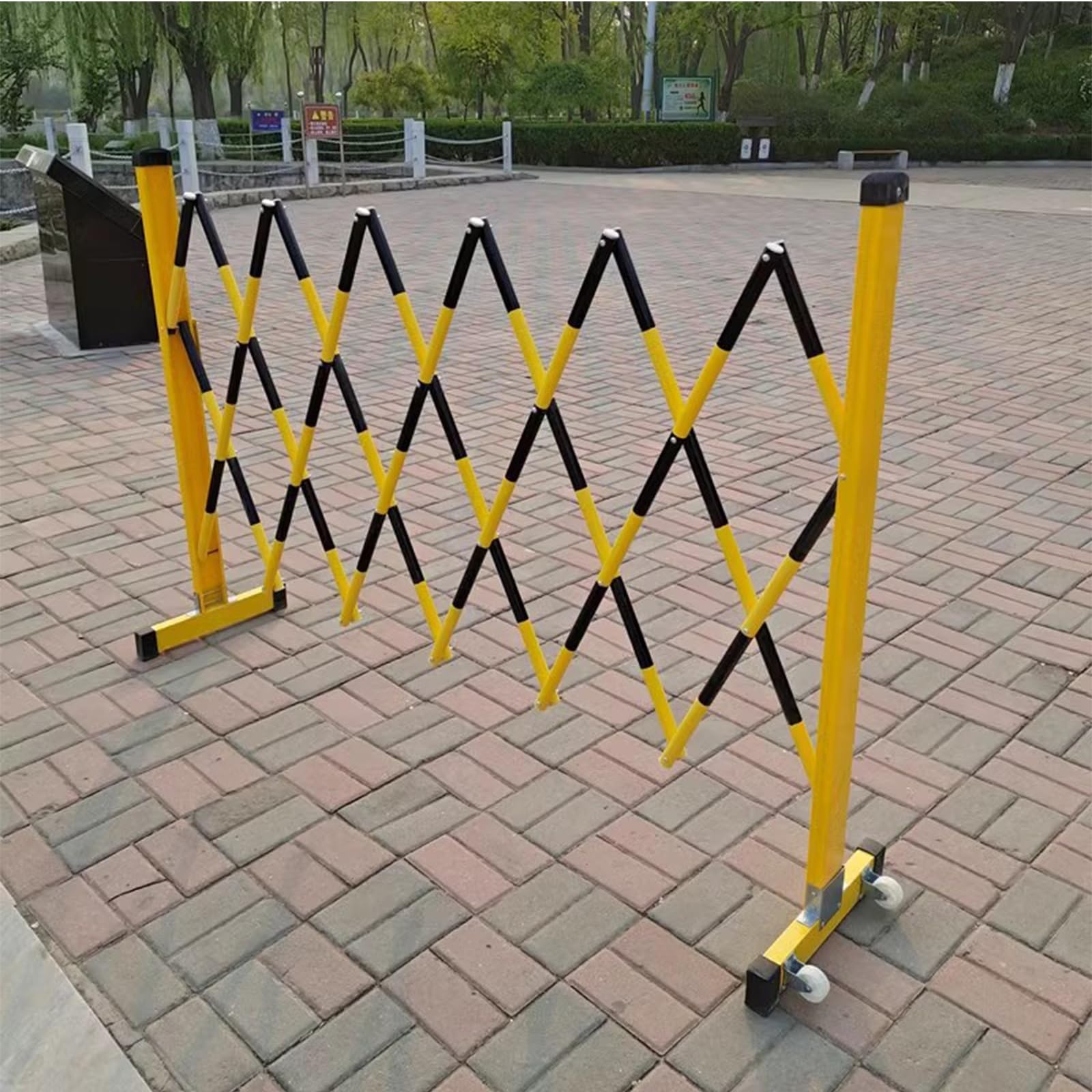 ASerZenith Expandable Mobile Barrier Traffic Fence, Industrial Expandable Metal Barricade Retractable Driveway Gate Portable Mobile Barricade Fence For Maintenance Traffic Control,Noir-1.2X2M