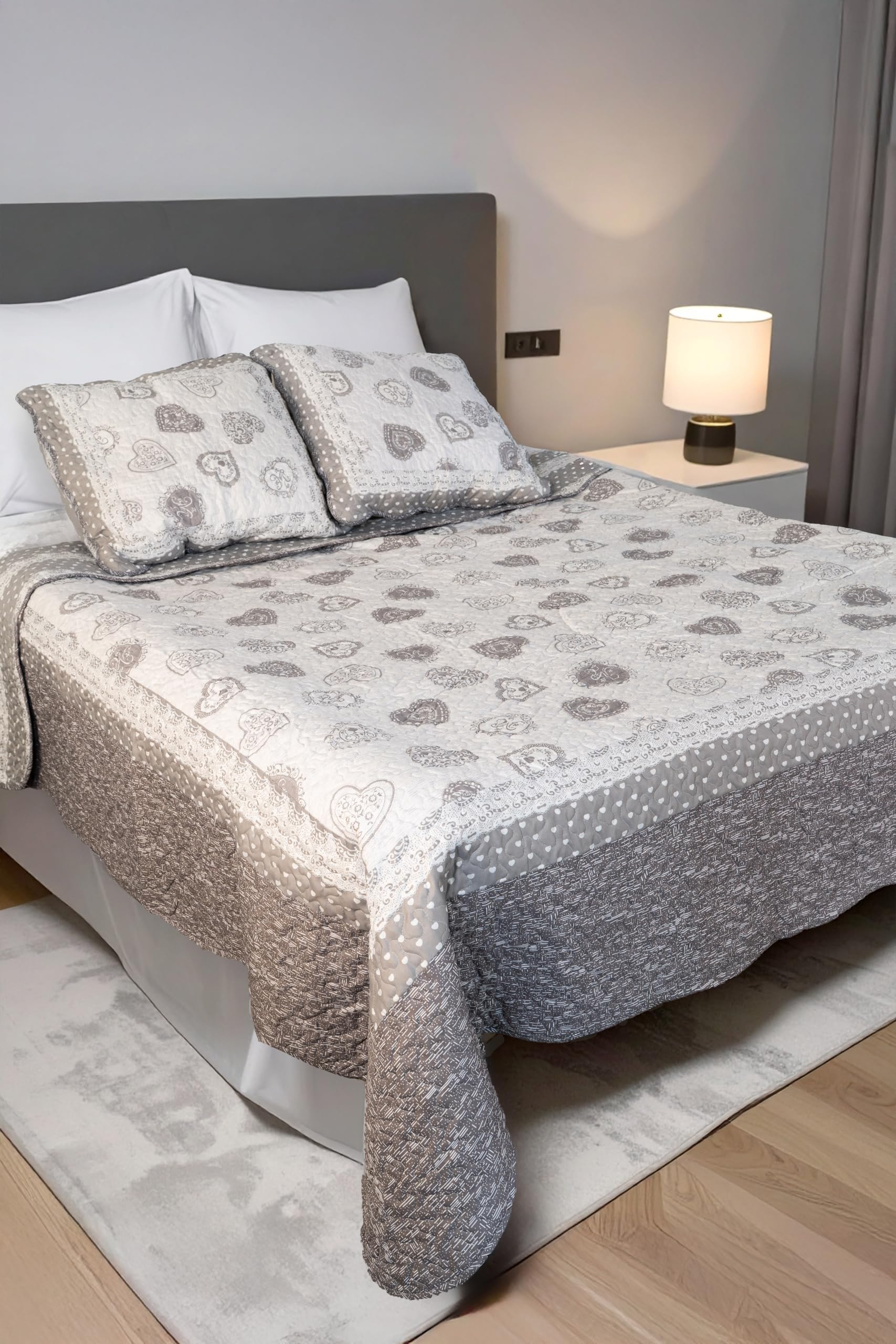 Frenchy Gris 230x250 cm avec 2 Taies d'oreiller 65x65 cm, Couvre-lit Matelassé 2 Personnes, Dessus de lit Coeur