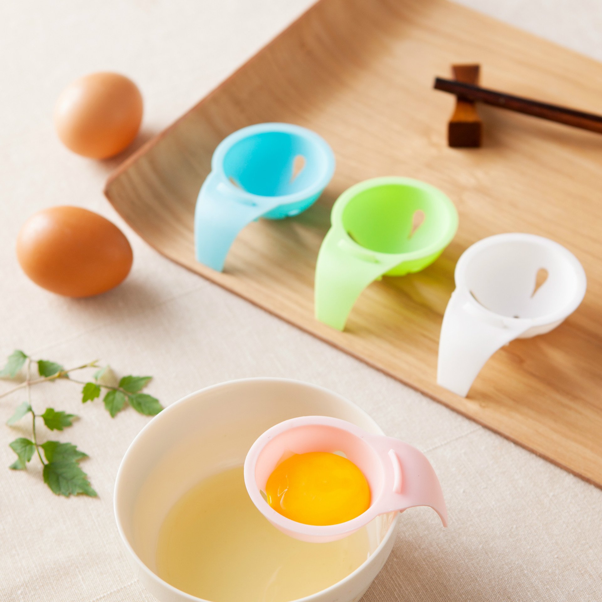 Egg Yolk White Separator Egg Divider Egg Filter Egg Tools with Holder Kitchen Gadget