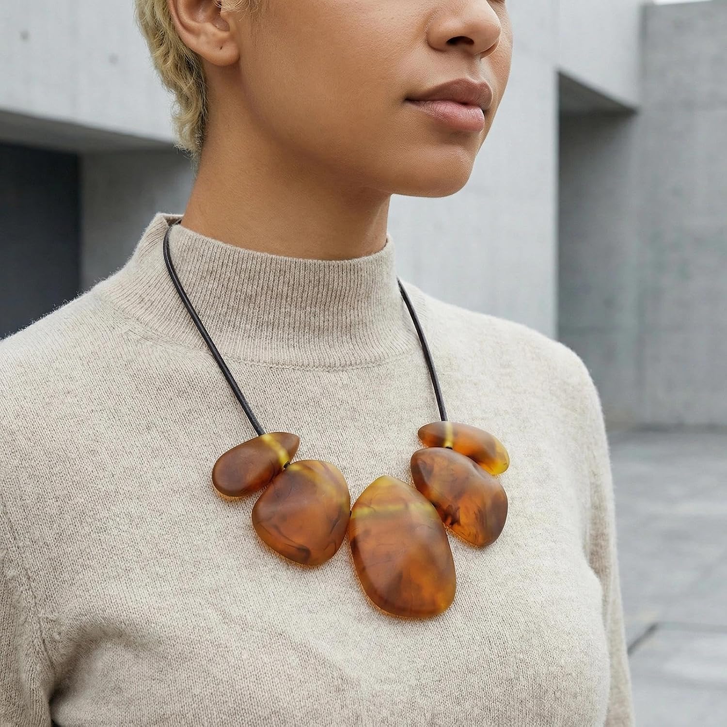 Coiris Chunky Statement Necklace for Women Boho Resin Beaded Collar Necklaces Vintage Geometric Jewelry for Wedding Party Holiday Costume Accessories Gift