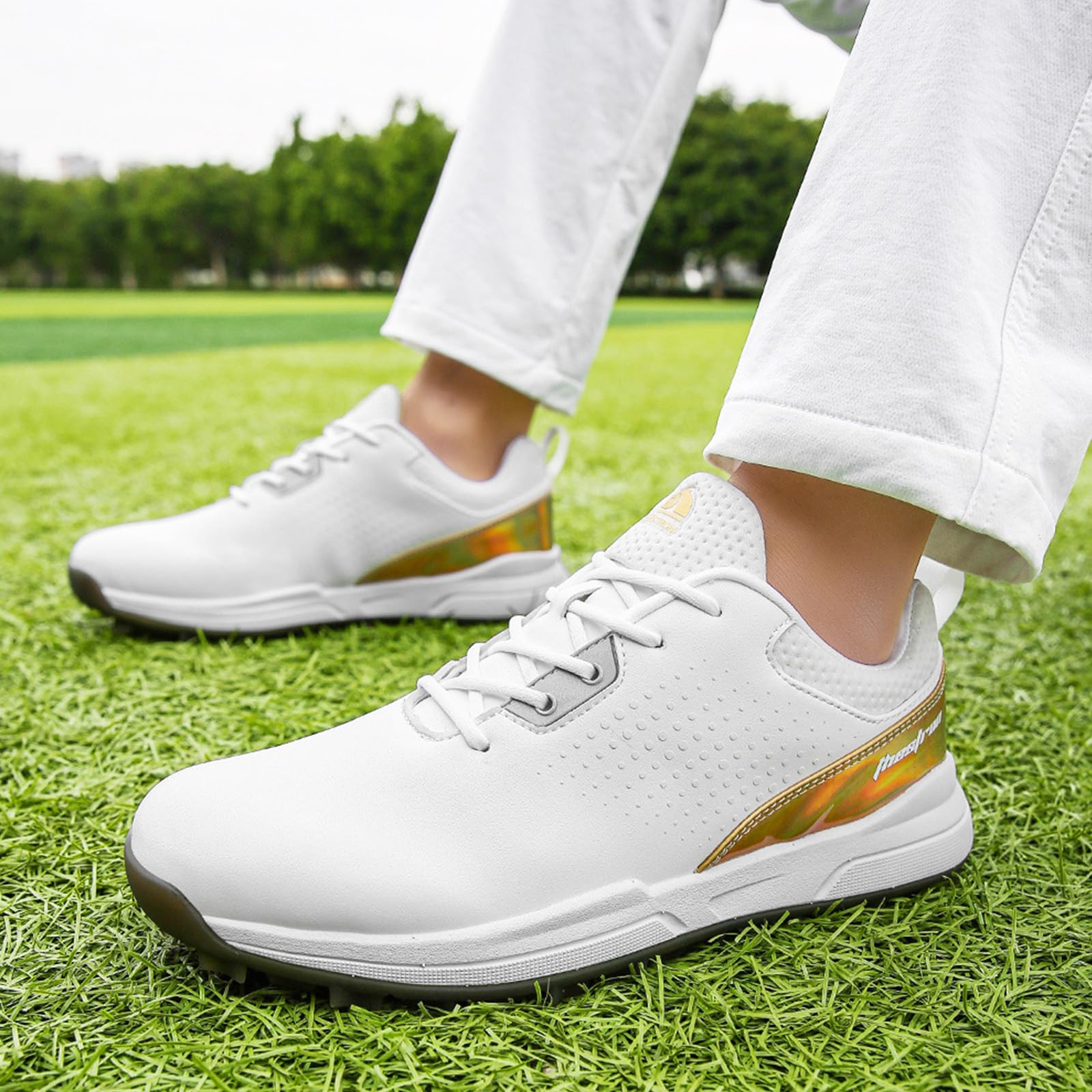 Zapato de Golf Impermeable sin Clavos Hombre Transpirables Ajuste Relajado Zapatos de Golf Cuero Profesionales