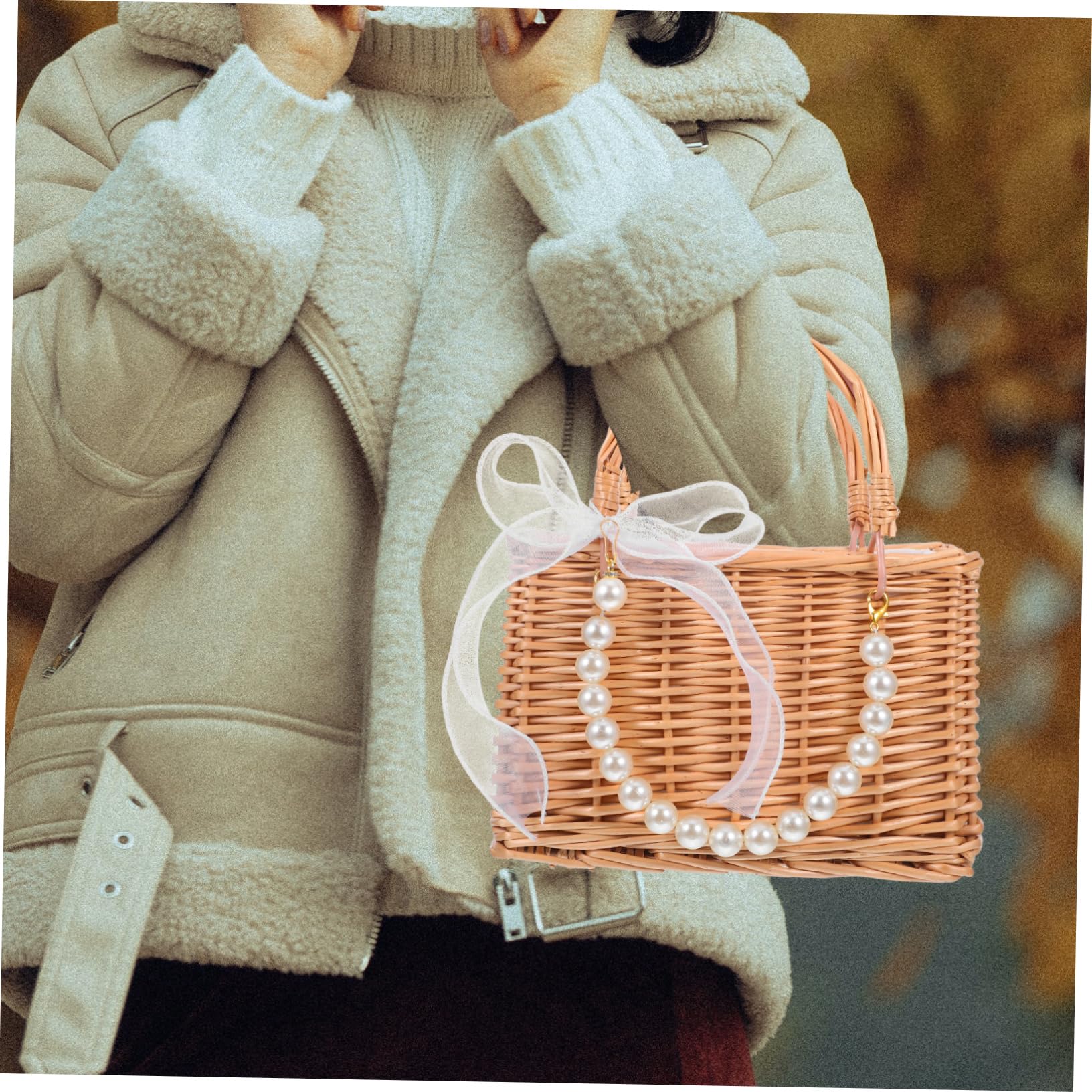 Petit Panier de Demoiselle D'honneur en Osier avec Perles