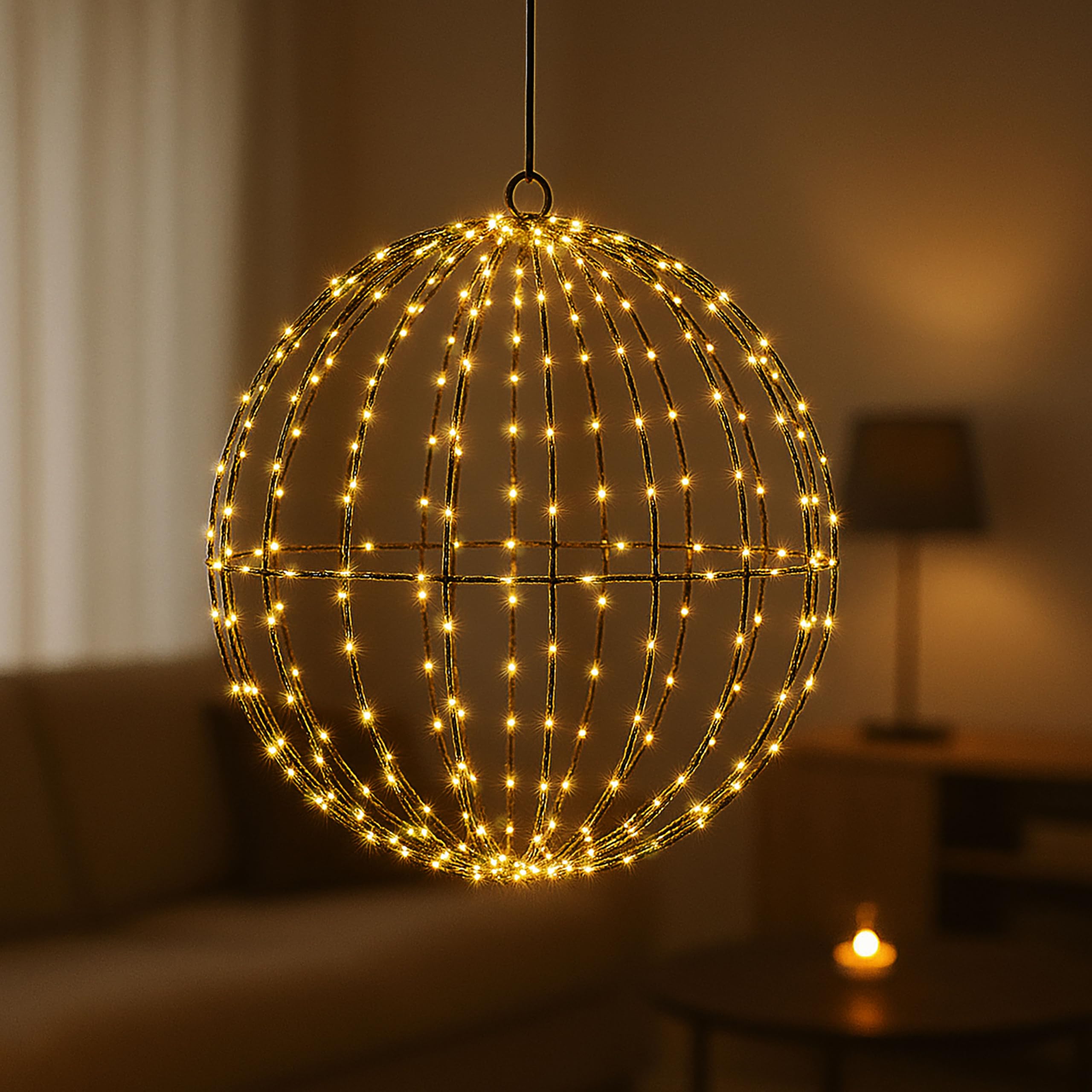 Cepewa LED Kugel zum Aufhängen | Ø50cm Eisen Kunststoff schwarz 272 LEDs warmweiß batteriebetrieben IP44 | Weihnachtskugel zum Aufhängen Gartendekoration (1 x LED Kugel Ø50cm)