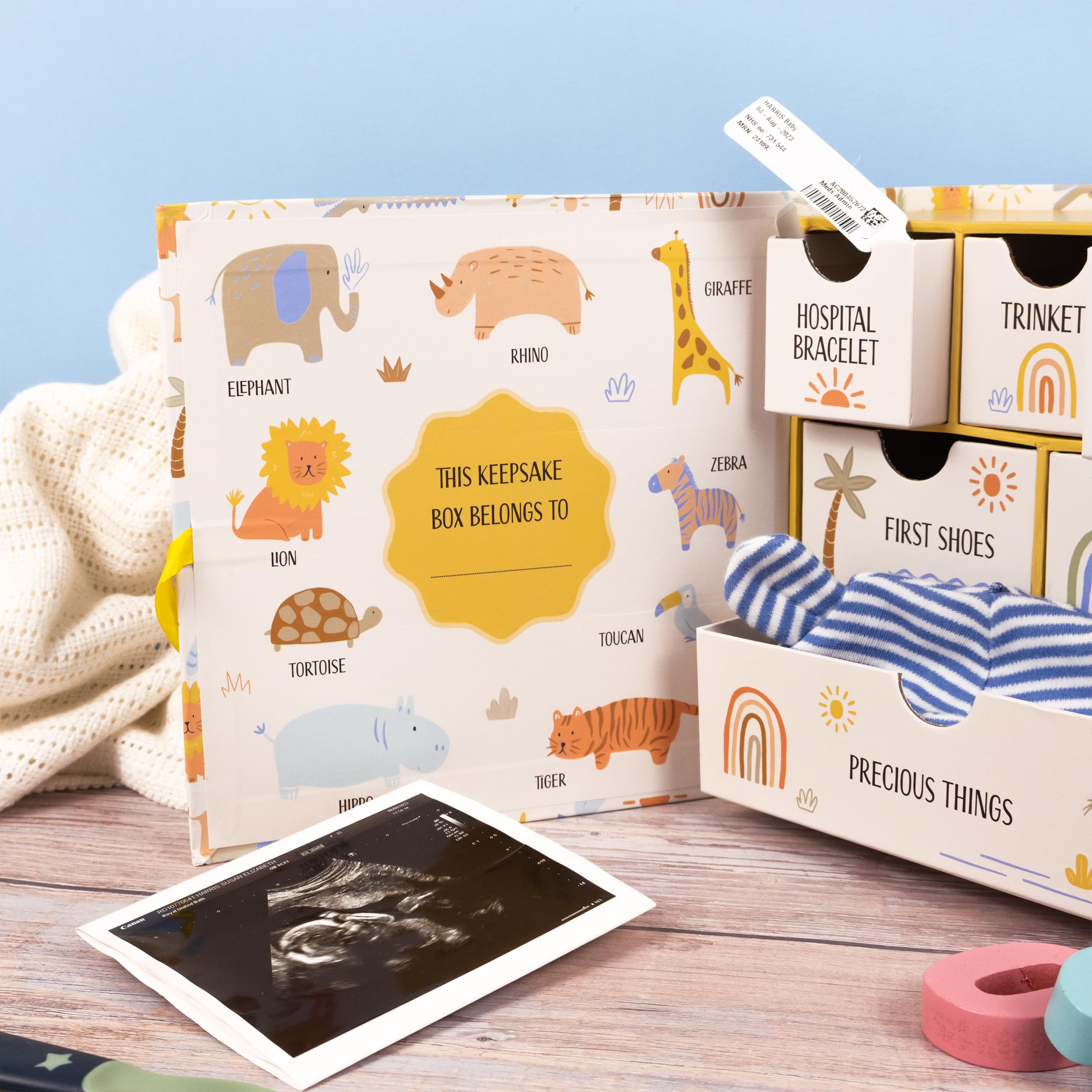 Scatola per Ricordi del Bebè con Animali della Ninna Nanna – Scatola dei Ricordi con 6 Cassetti per Mementos del Neonato – Regalo per Bambino con Chiusura a Nastro