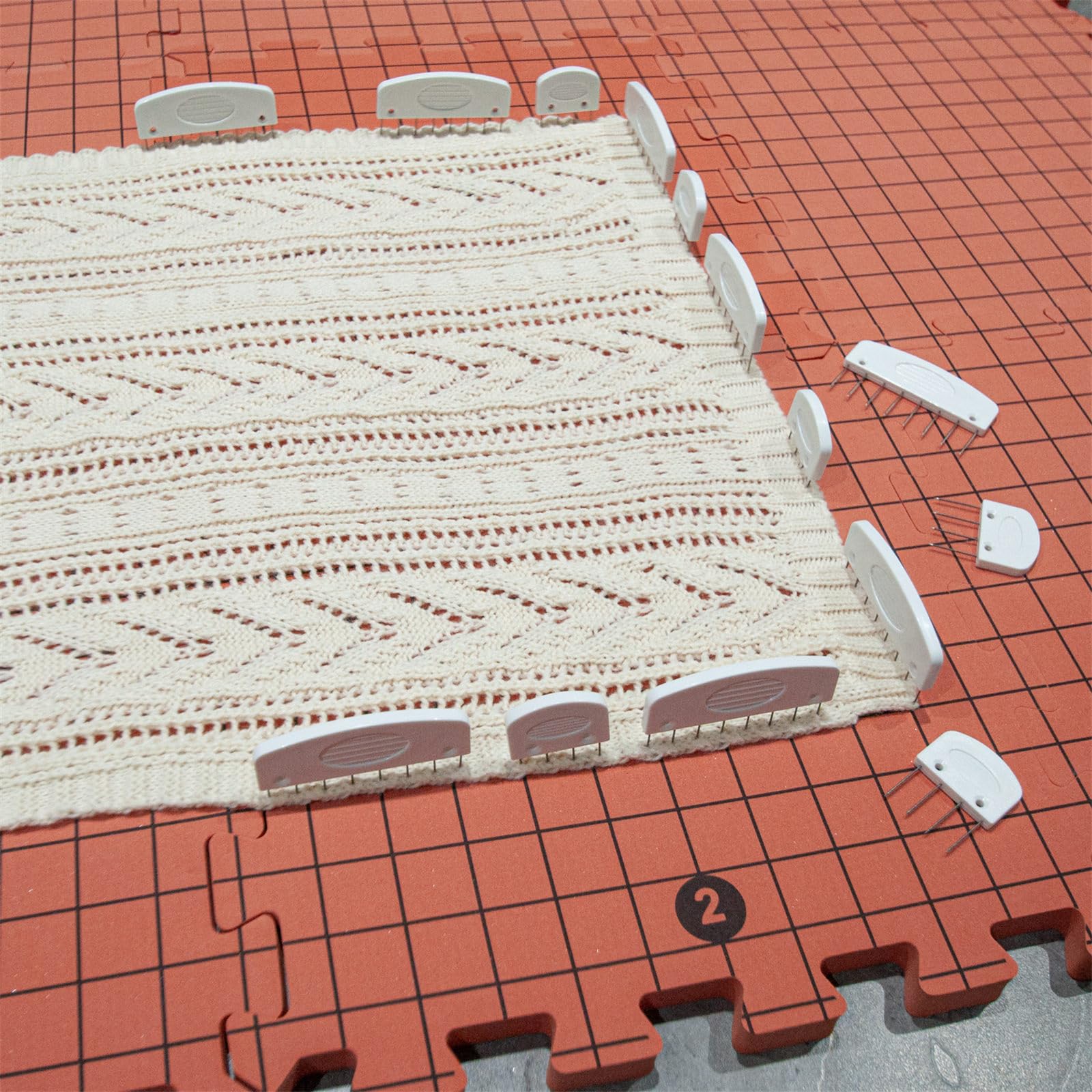 Juego de 9 almohadillas de bloqueo de punto en T con 100 agujas en T de 38 mm para proyectos de hilo y ganchillo, 32 x 32 cm, placa de espuma de metal, juego de manualidades
