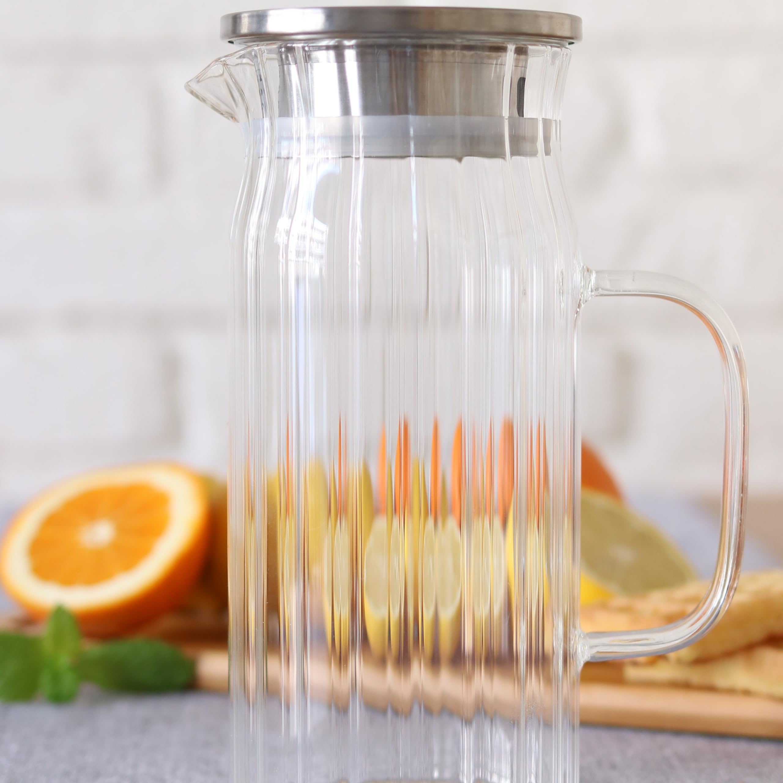 Wilmax | Glaskaraffe 1,5L mit 6 Wassergläser 300ml im Set | Deckel aus Edelstahl | Wasserkaraffe aus geriffeltem Glas | Wasserkrug für Saft, Wasser, Eistee, Milch | Glaskaraffe | Wasserkanne