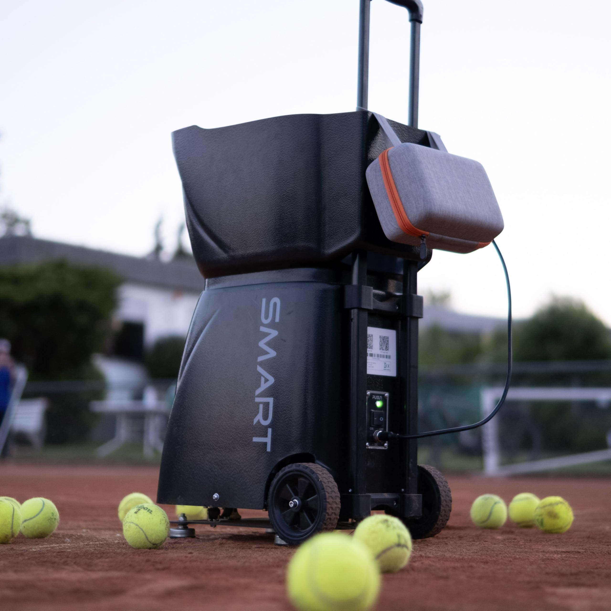 PUSUN PT-SMART Pro Tennis- & Padel-Ballmaschine mit App-Steuerung & Fernbedienung, automatische Ballwurfmaschine mit 28/20 Landepunkten, 26 Trainingsmodi, Topspin/Backspin, 115+ Bälle, 4–6 Std. Akku