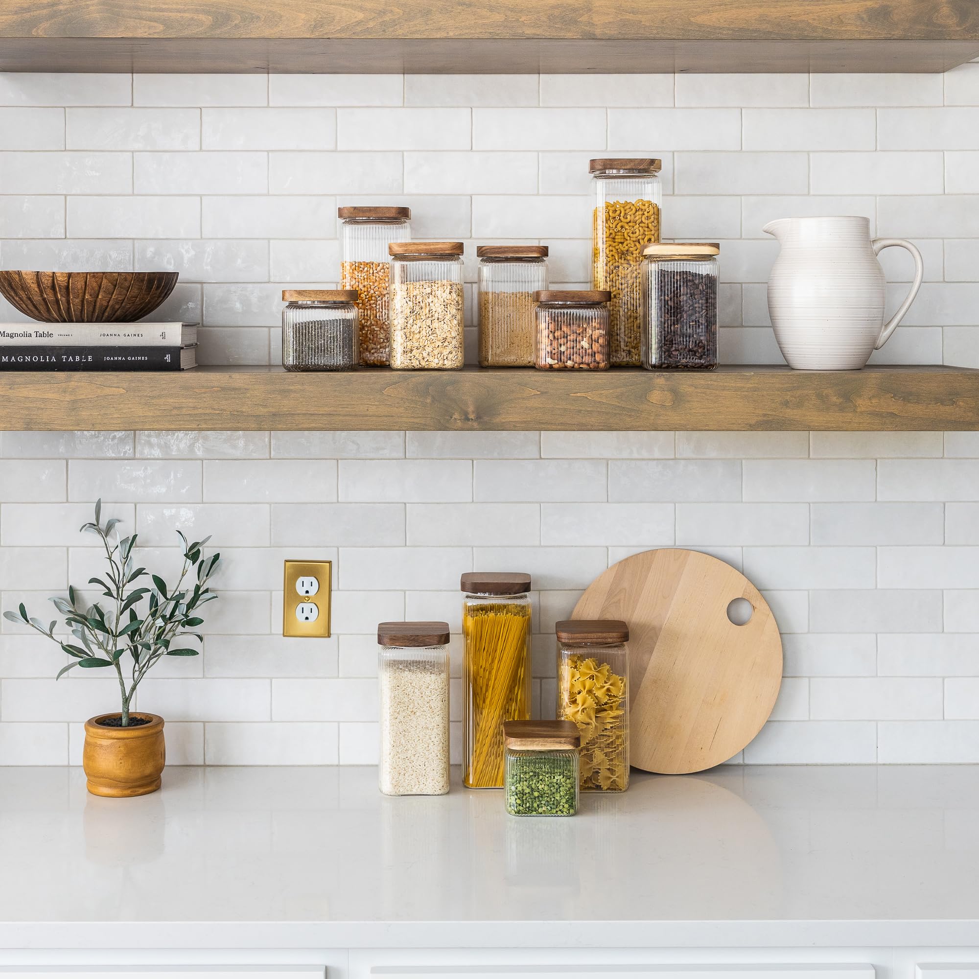 Mason & Fable Barattolo quadrato in vetro a coste con coperchio in legno, 1350 ml, set da 3 barattoli ermetici scanalati per alimenti, pasta, caffè, noci, contenitore quadrato per casa e cucina