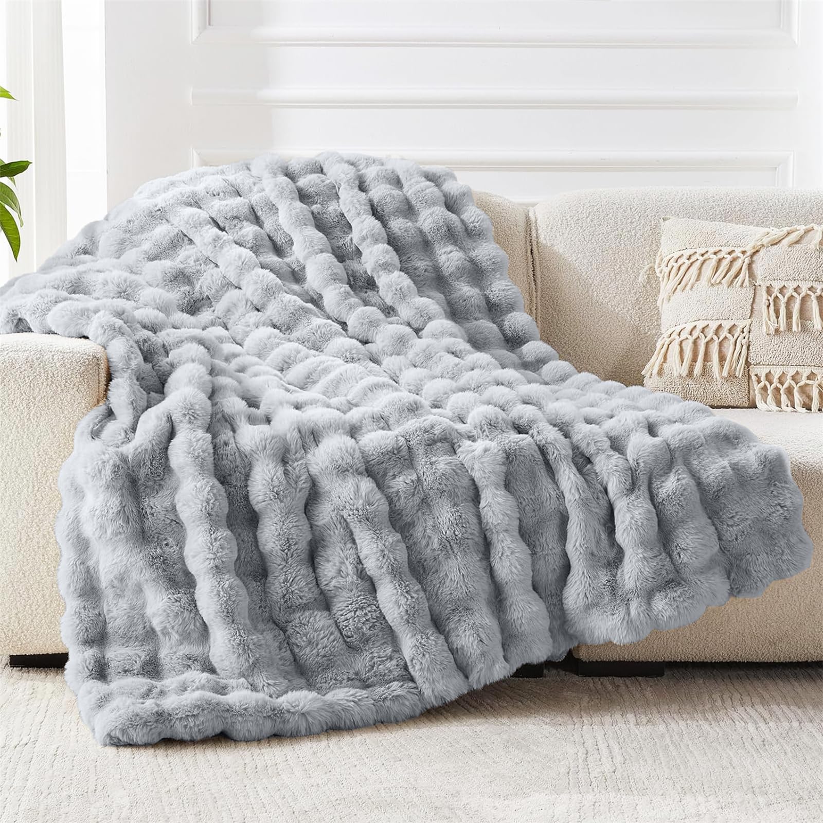 FASCINATDECO Faux Rabbit Fur Throw Blanket, Reversible Fuzzy Warm Cozy Large Fluffy Blanket for Bed Sofa Couch Home Decor, 160x200cm, Light Grey