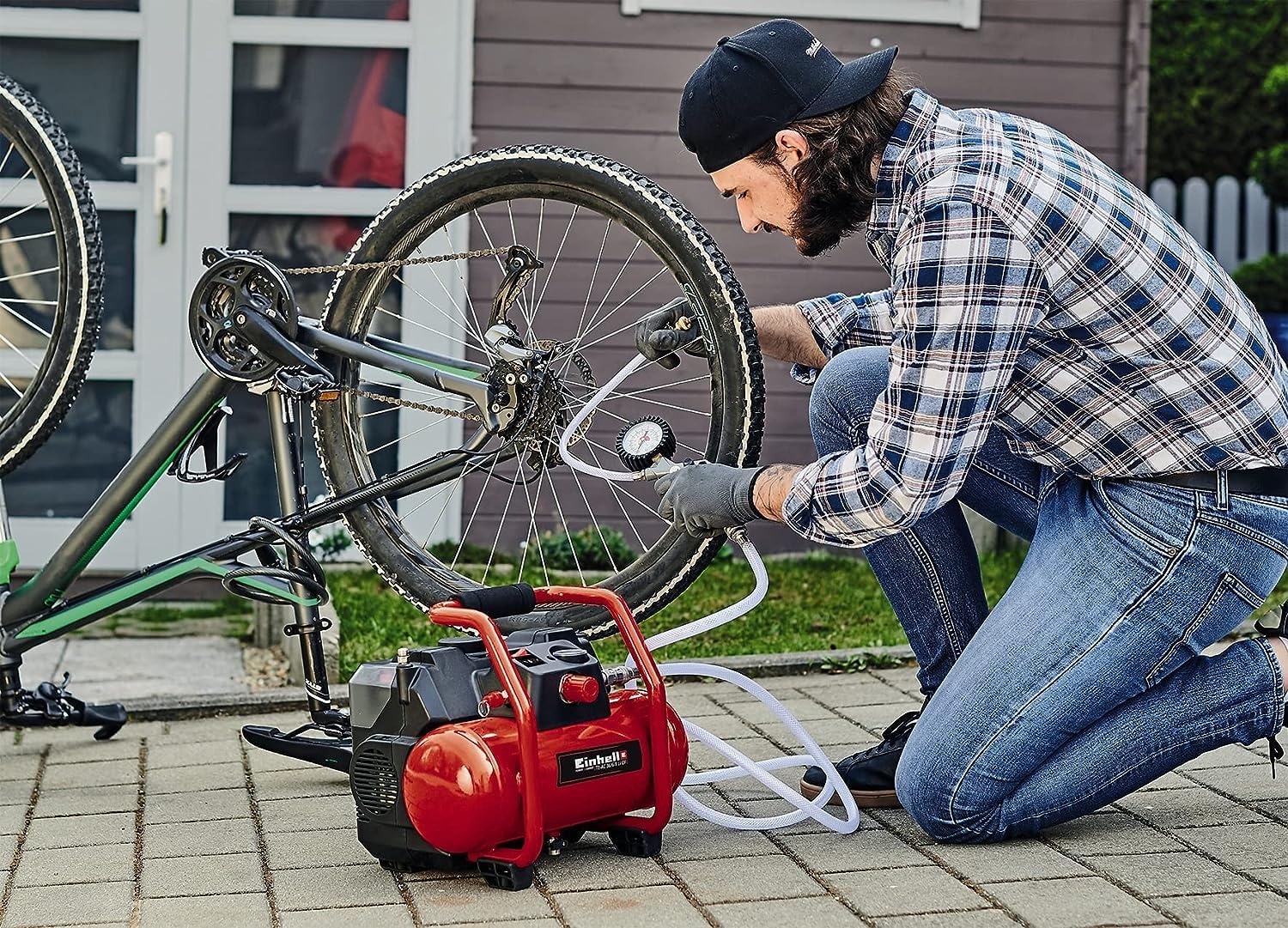 Einhell Akku-Kompressor TE-AC 36/6/8 Li OF Set Power X-Change (36 V, max. 8 bar, 6 l-Tank, 130 l/min Ansaugleistung, Motordrehzahl 16000 min^-1, ölfrei, ohne Akku)