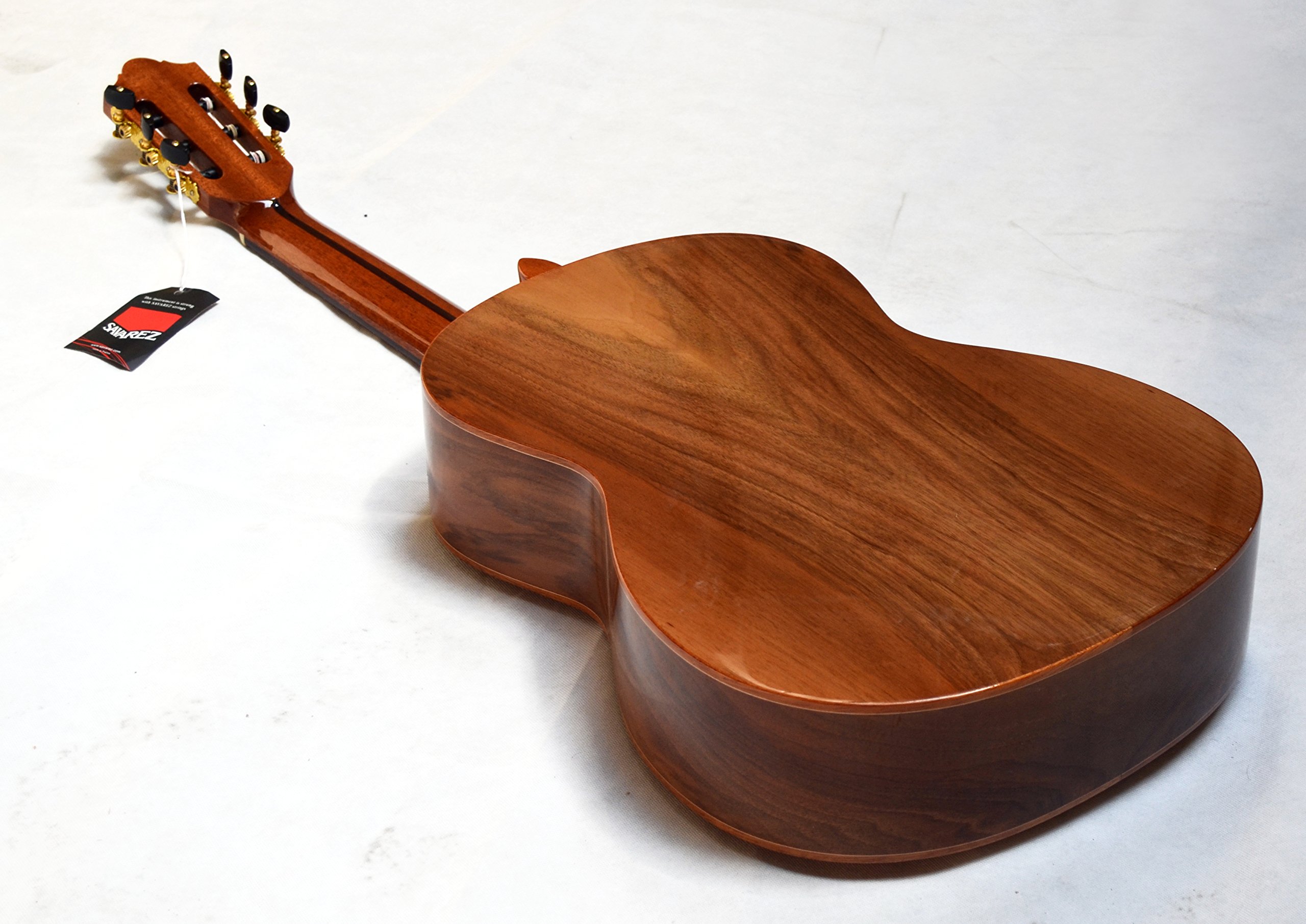 EDLE 4/4 GITARRE + GIGBAG SCHWARZ - KONZERTGITARRE - DECKE ZEDER MASSIV - BODEN u. ZARGE WALNUSS HOCHGLANZ - SAVAREZ SAITEN - RANDEINLAGEN - HG10G
