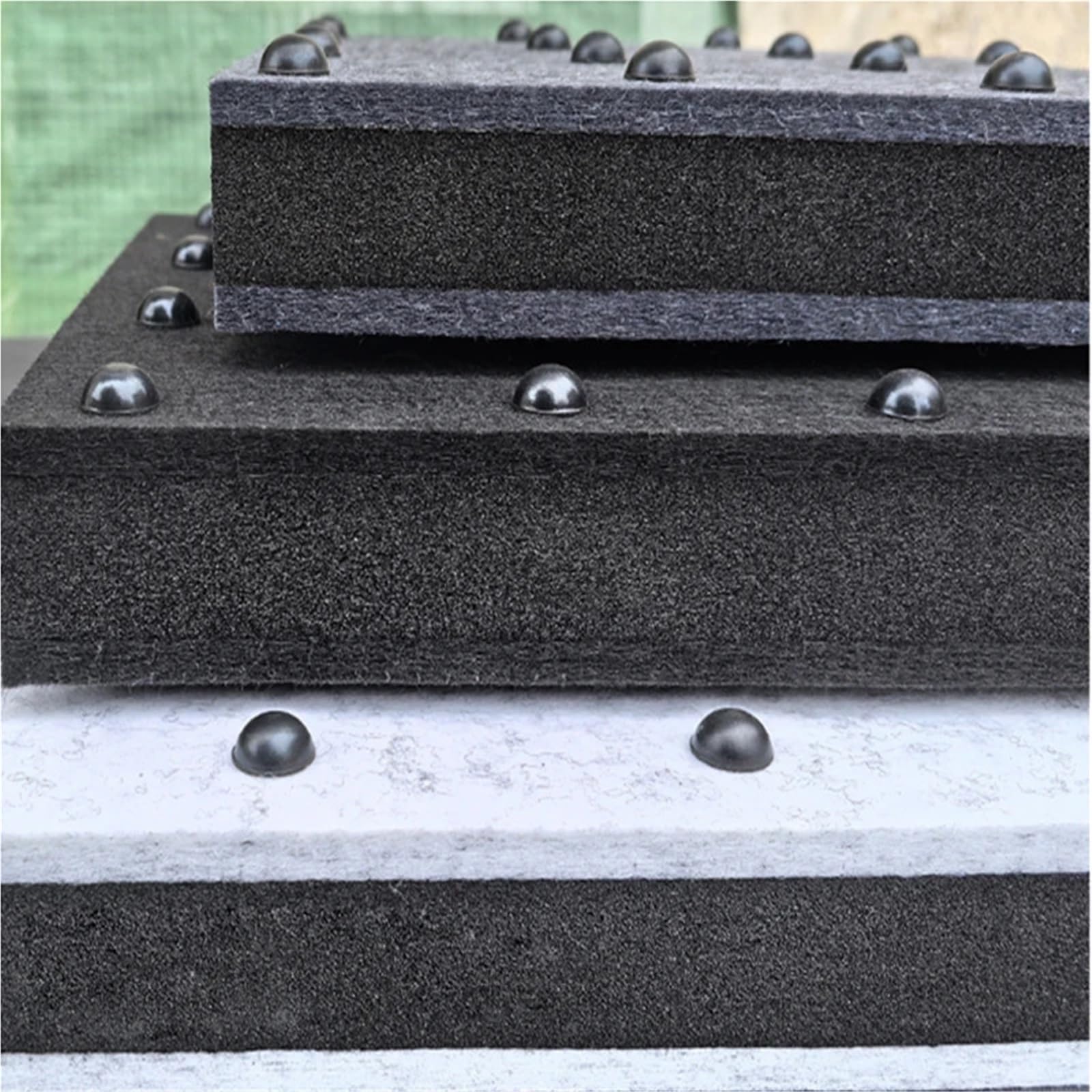 Cuscinetti isolanti per bassi - Piedini ammortizzatori per subwoofer e monitor da studio, supporto antivibrazione per batteria, sistemi PA (40 x 60 x 6 cm)