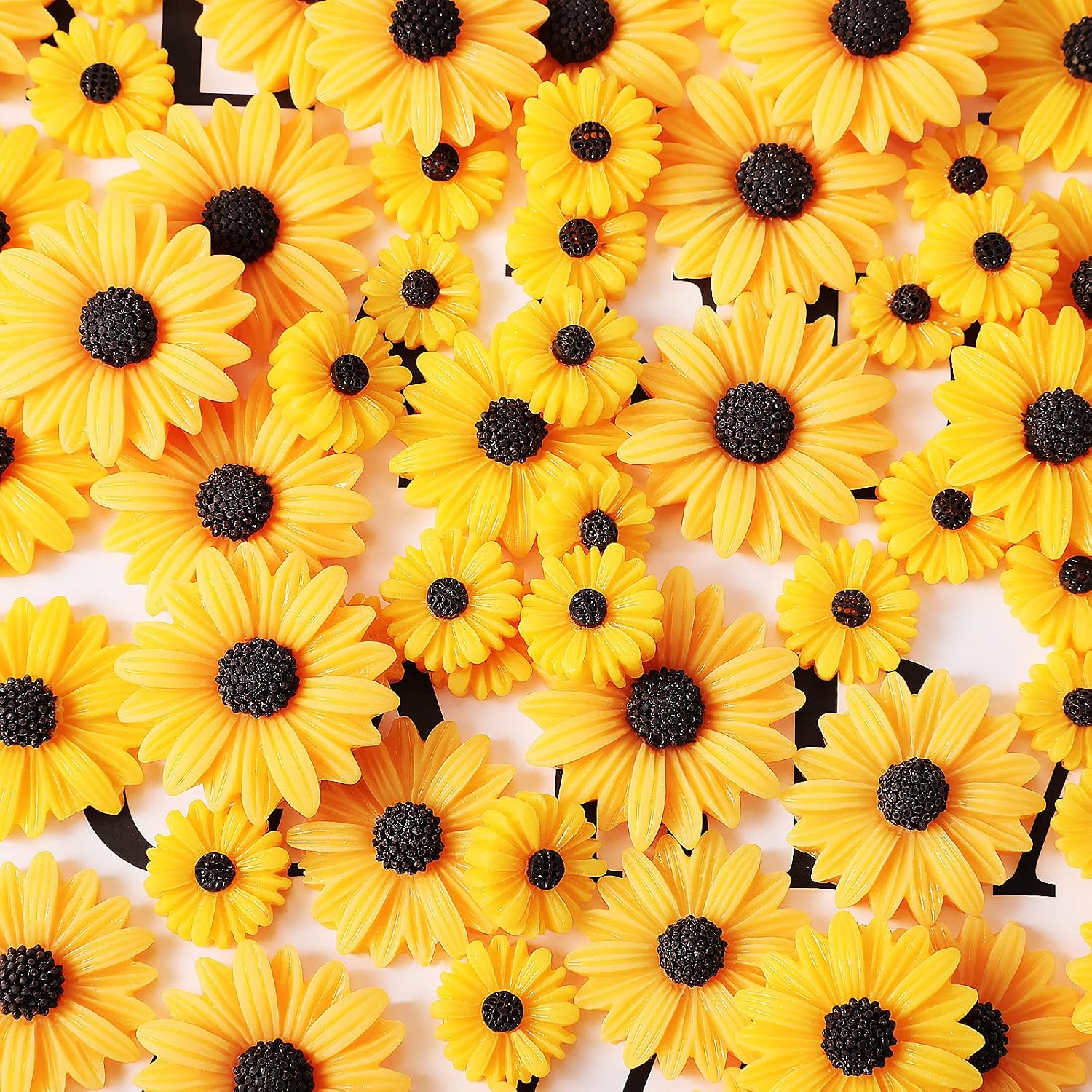 WILLBOND 100 Pieces Resin Daisy Small Flatback Daisies Flower Charms Decoration Floret Daisy Resin Embellishment for Scrapbooking Craft DIY Jewelry Clothes Ornaments(Yellow and Brown)
