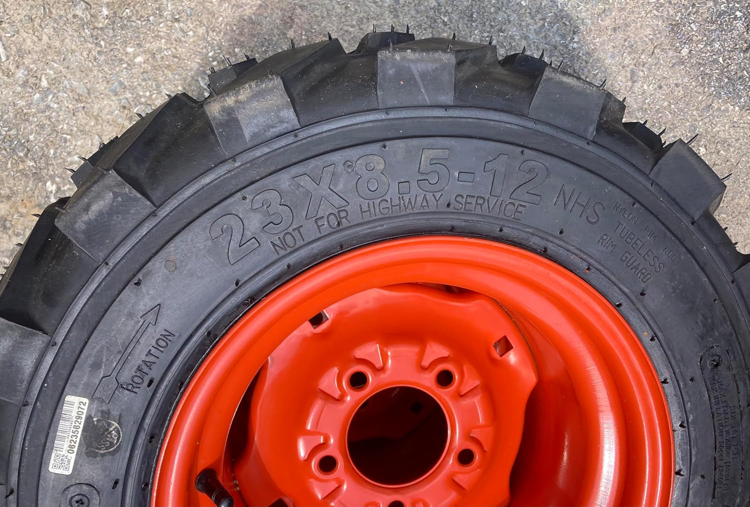 (1) 23X8.50-12 Forerunner SKS-5 Skid Steer Tire on Wheel/Rim (5 lug) for Bobcat 440, 453, 463 & S70-23X8.50-12 (1/2 INCH LUGS -Left Side Mount)