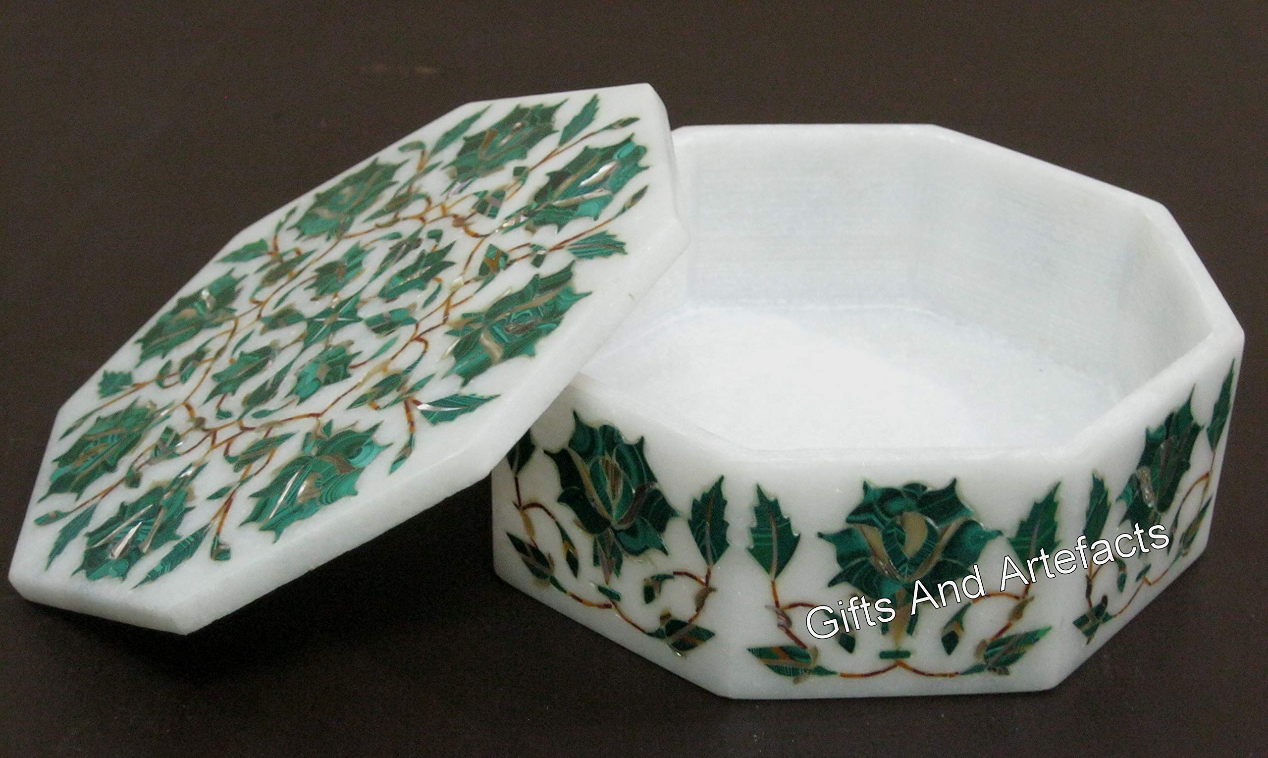 Boîte à bijoux en marbre malachite octogonale pour protéger vos colliers de la poussière