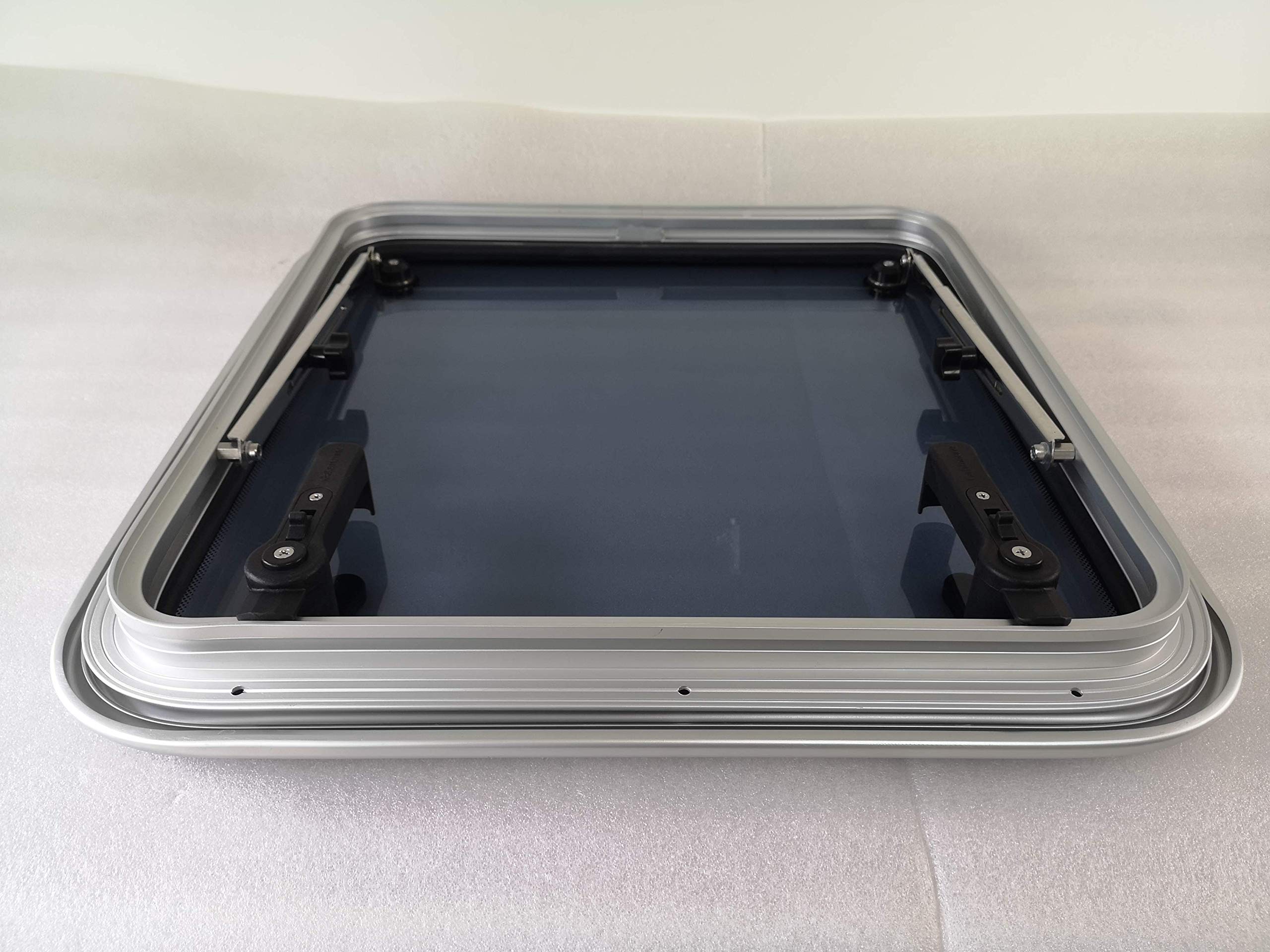 Hublot de bateau en alliage d'aluminium de type poussoir 48,3 x 68,6 cm en verre trempé gris fumé avec tige de support pour yachts VR
