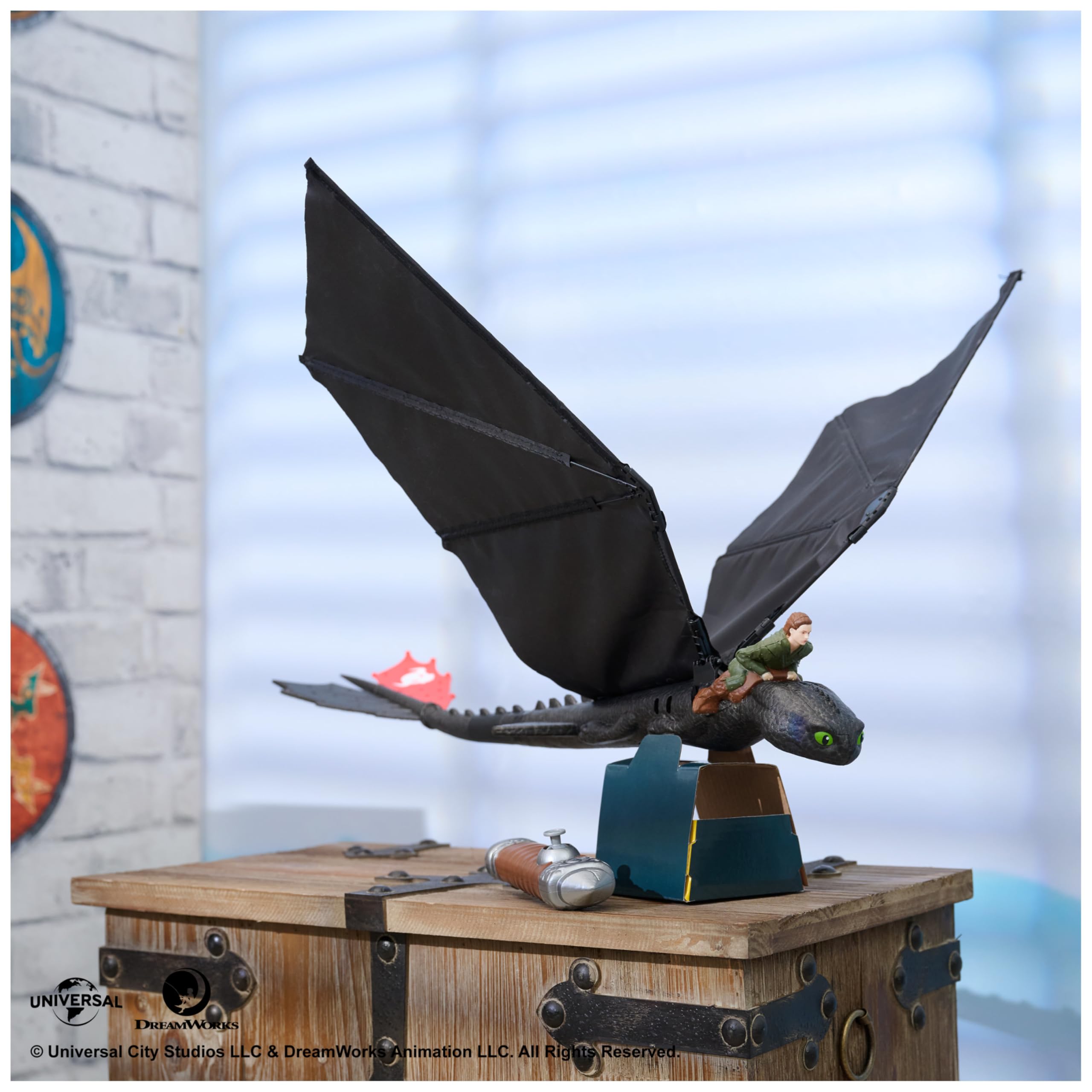 Dreamworks How to Train your Dragon, Remote Control, Fliegender Drache Ohnezahn mit Fernbedienung, Spielzeug für Kinder ab 4 Jahren