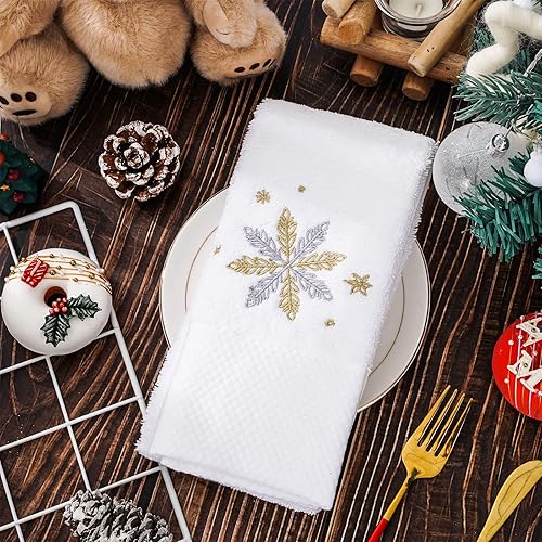 Miniatura 4 de AnyDesign - Paquete de 2 toallas de mano navideñas bordadas de algodón gris dorado con copos de nieve de Navidad con cinta roja, toalla decorativa