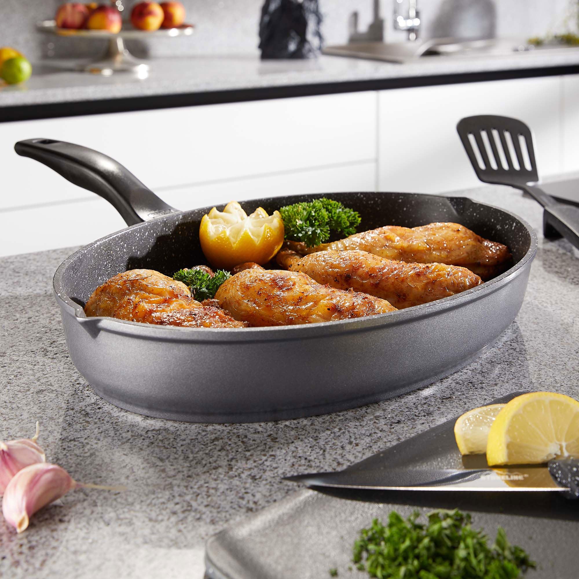 STONELINE® Gourmet Bräter 39 x 26 cm, mit Aroma-Glasdeckel