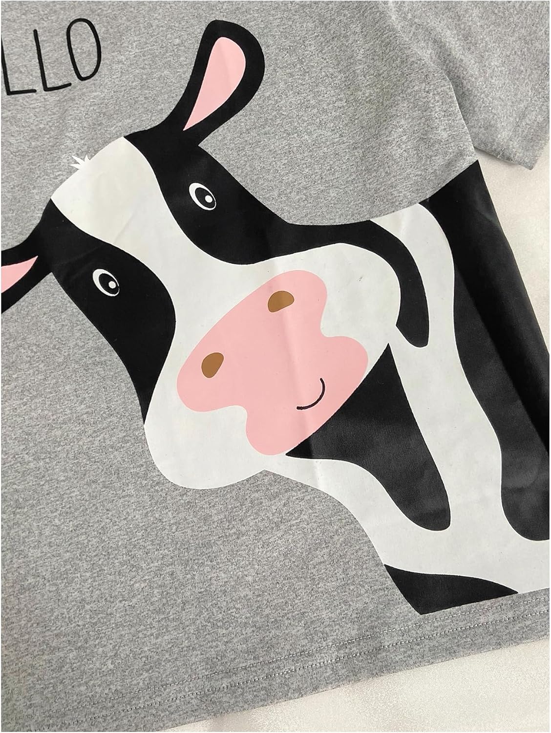 WDIRARA Women's Cow Graphic Print Sleepwear Round Neck Short Sleeve Tee and Pants Pajamas Set - Image 3