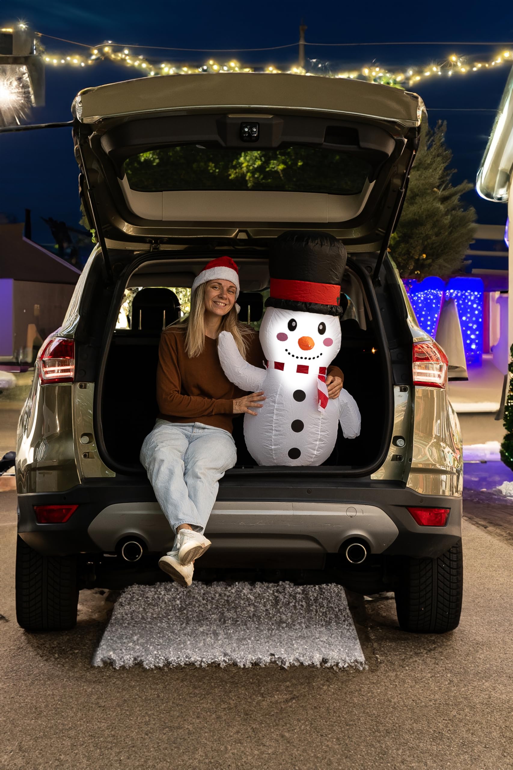 ZONETECH Bonhomme de neige de Noël gonflable pour voitures, copain de voiture gonflable avec prise soufflante de voiture 12 V lumières LED, décoration facile à installer en plein air pour décoration