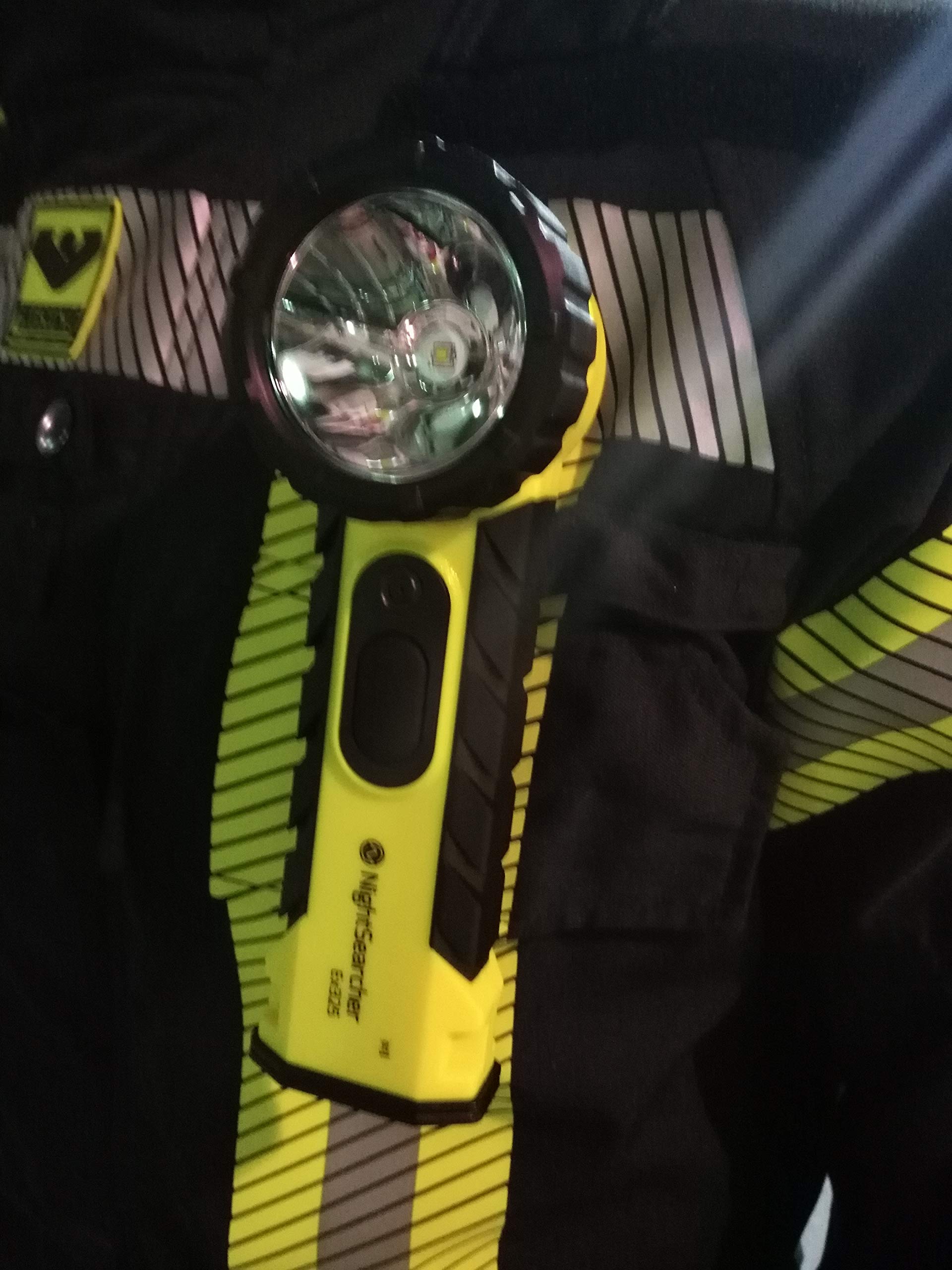 Latarka kątowa NIGHTSEARCHER 325 lumenów