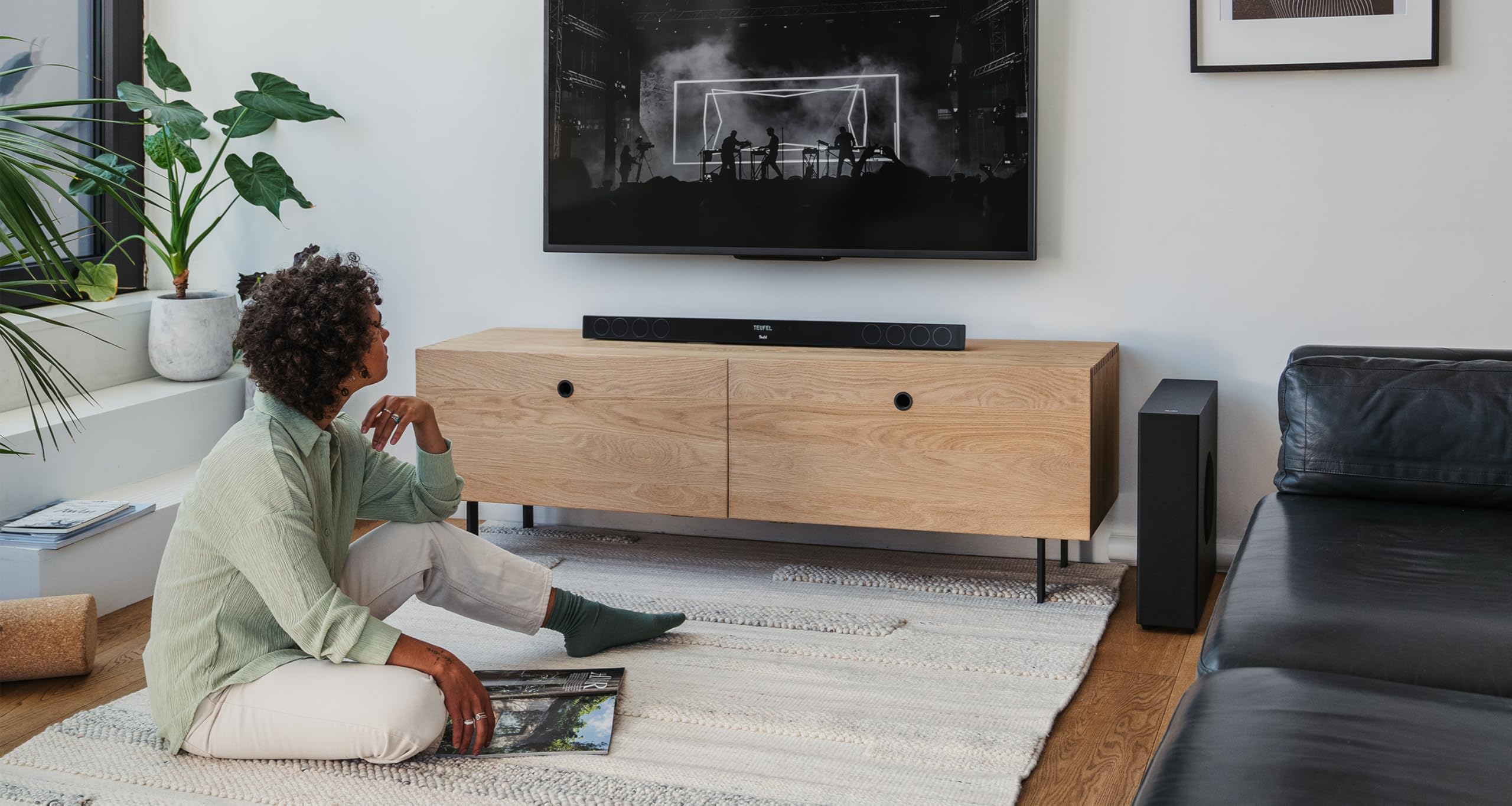 Teufel CINEBAR 11 Mk4-2.1 Dolby Atmos Soundbar mit kabellosem Platzsparender Subwoofer, Bluetooth, HDMI 3D ARC CEC, 4K Pass Through, Touch Panel - schwarz