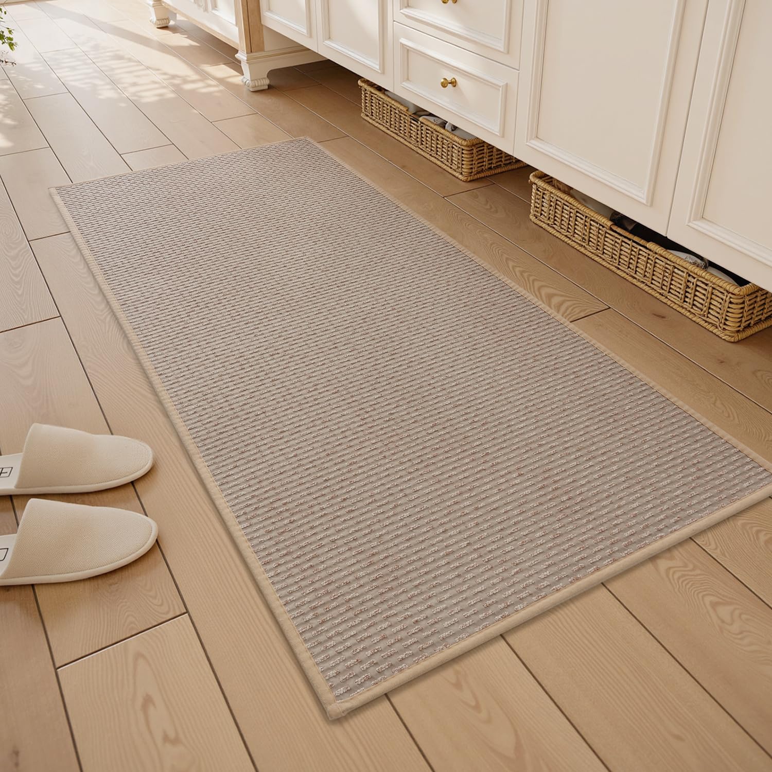 RESARE Non Slip Bathroom Runner - Machine Washable Bath Rugs, Super Absorbent Bath Mat Quick Dry Bath Runner, Bath Mat Ultra Soft Rugs for Bathroom