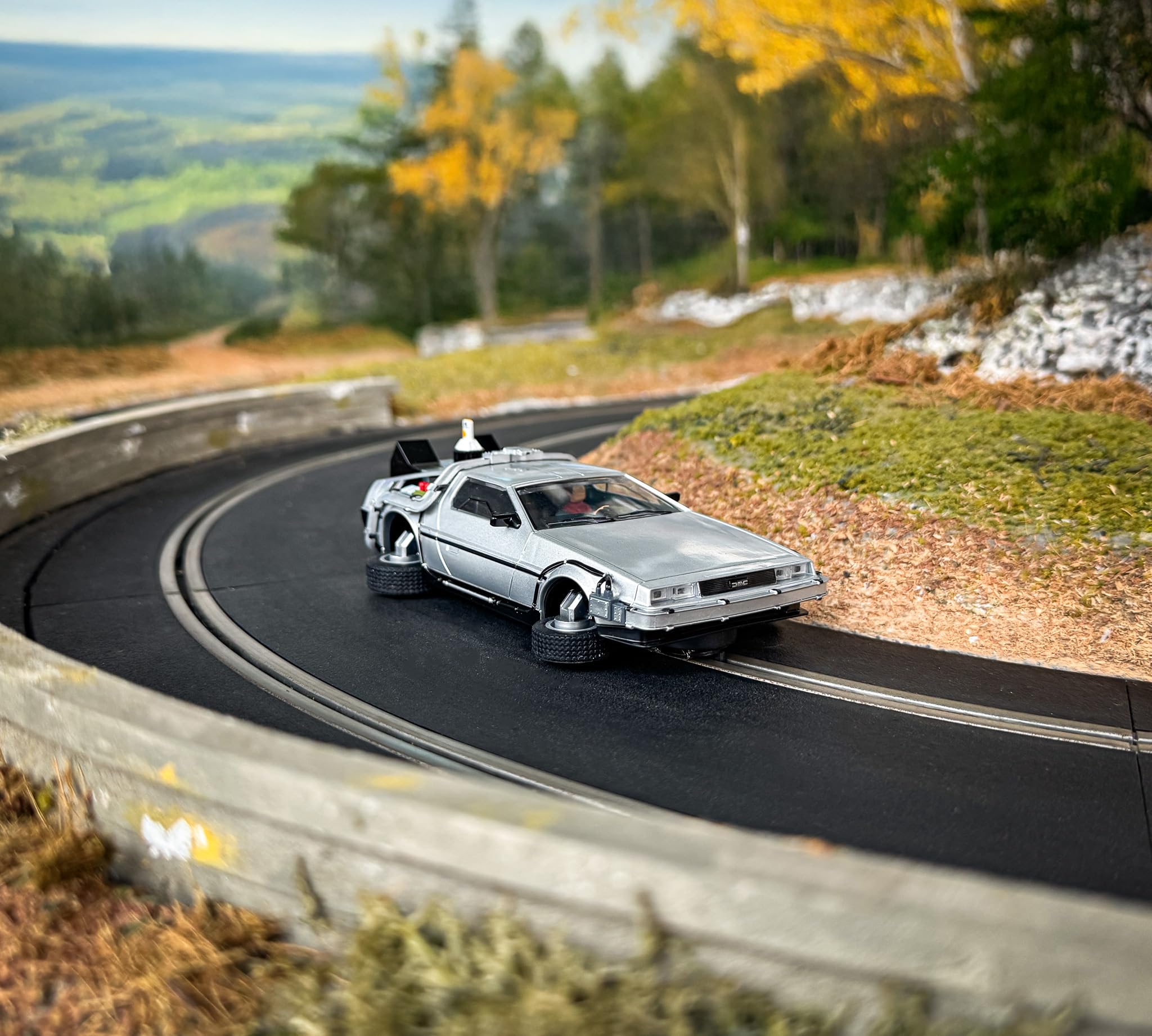 Scalextric C4541 Powrót do Przyszłości 2, Latające Samochody Wehikuł Czasu, Uliczne i Rajdowe dla Dzieci w Wieku + 3 Lata